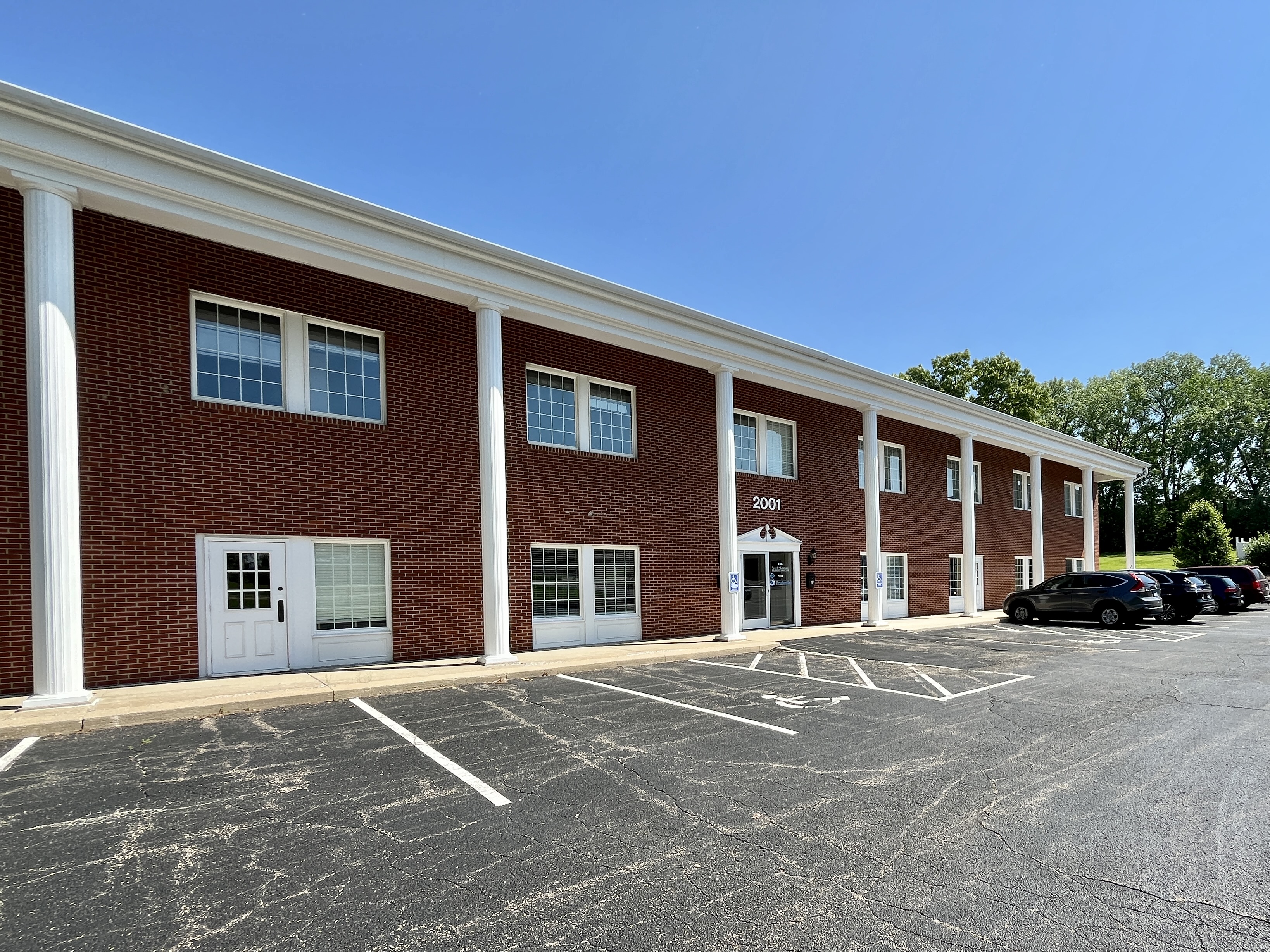 2001 W Willow Knolls Drive, 2001 West Willow Knolls Drive, Peoria, IL 61614