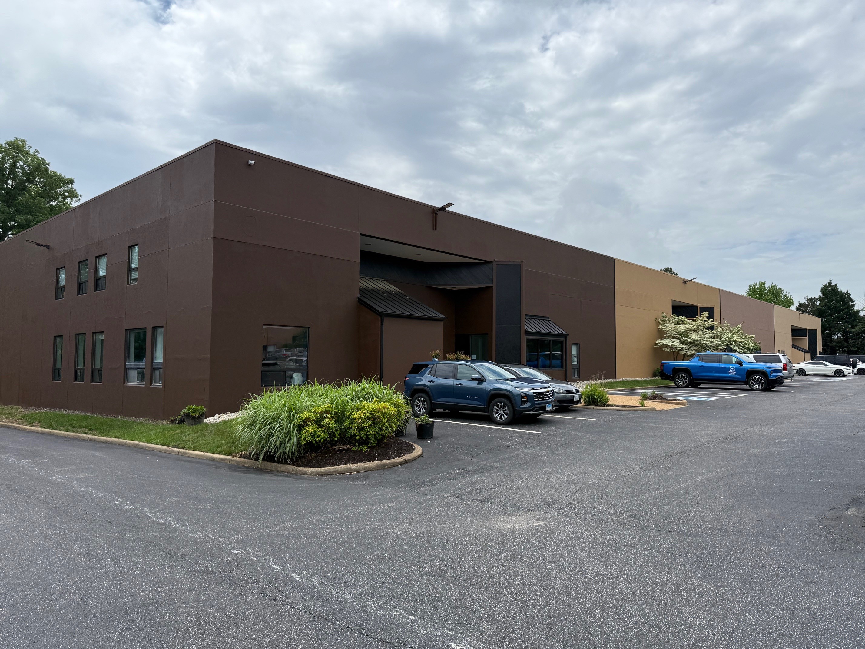 11621-11637 Busy Street