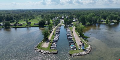 Pointe Au Gres Marina & Campground 