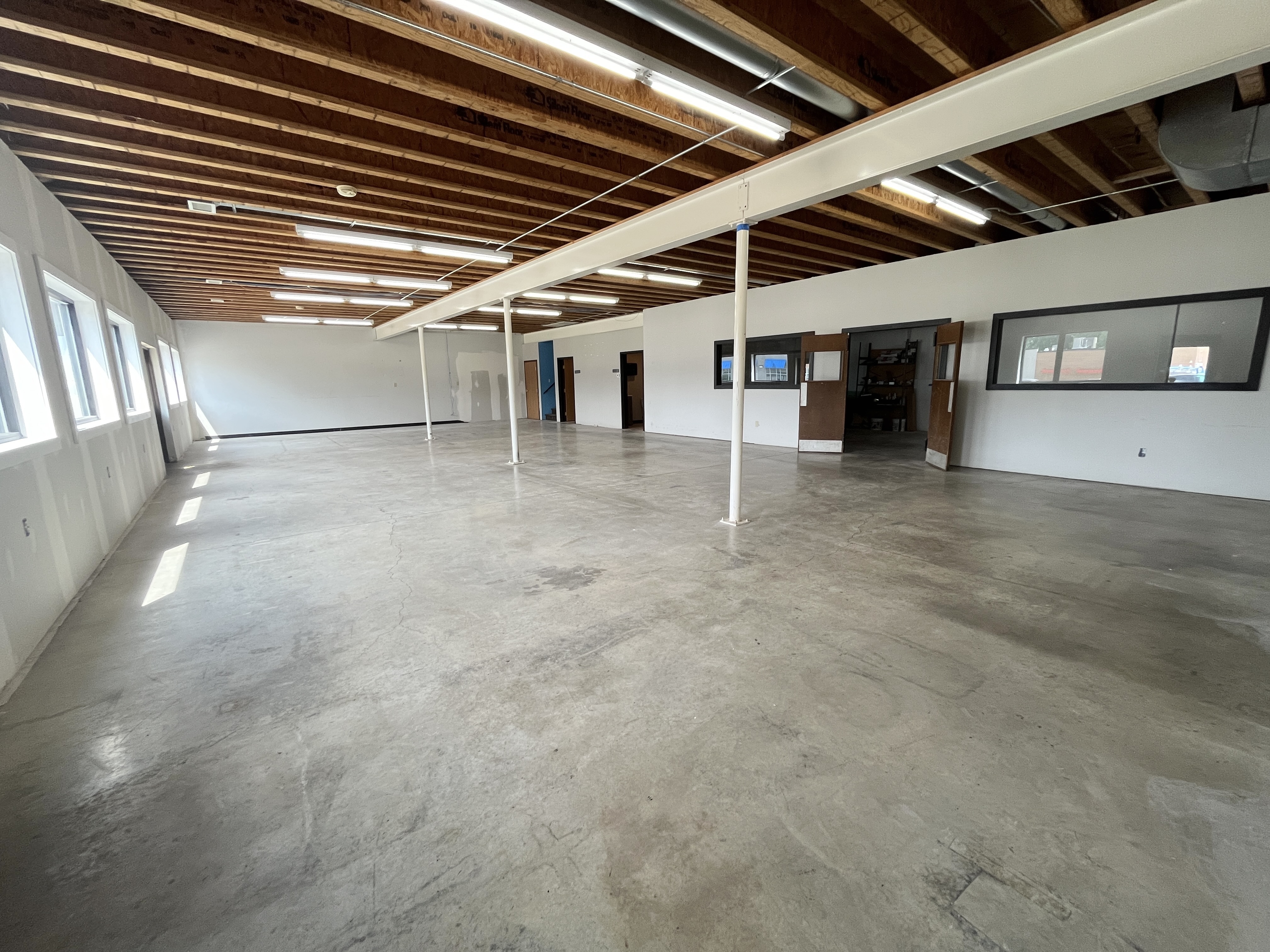 921 E War Memorial Drive, 921 E War Memorial Dr, Peoria Heights, IL 61616