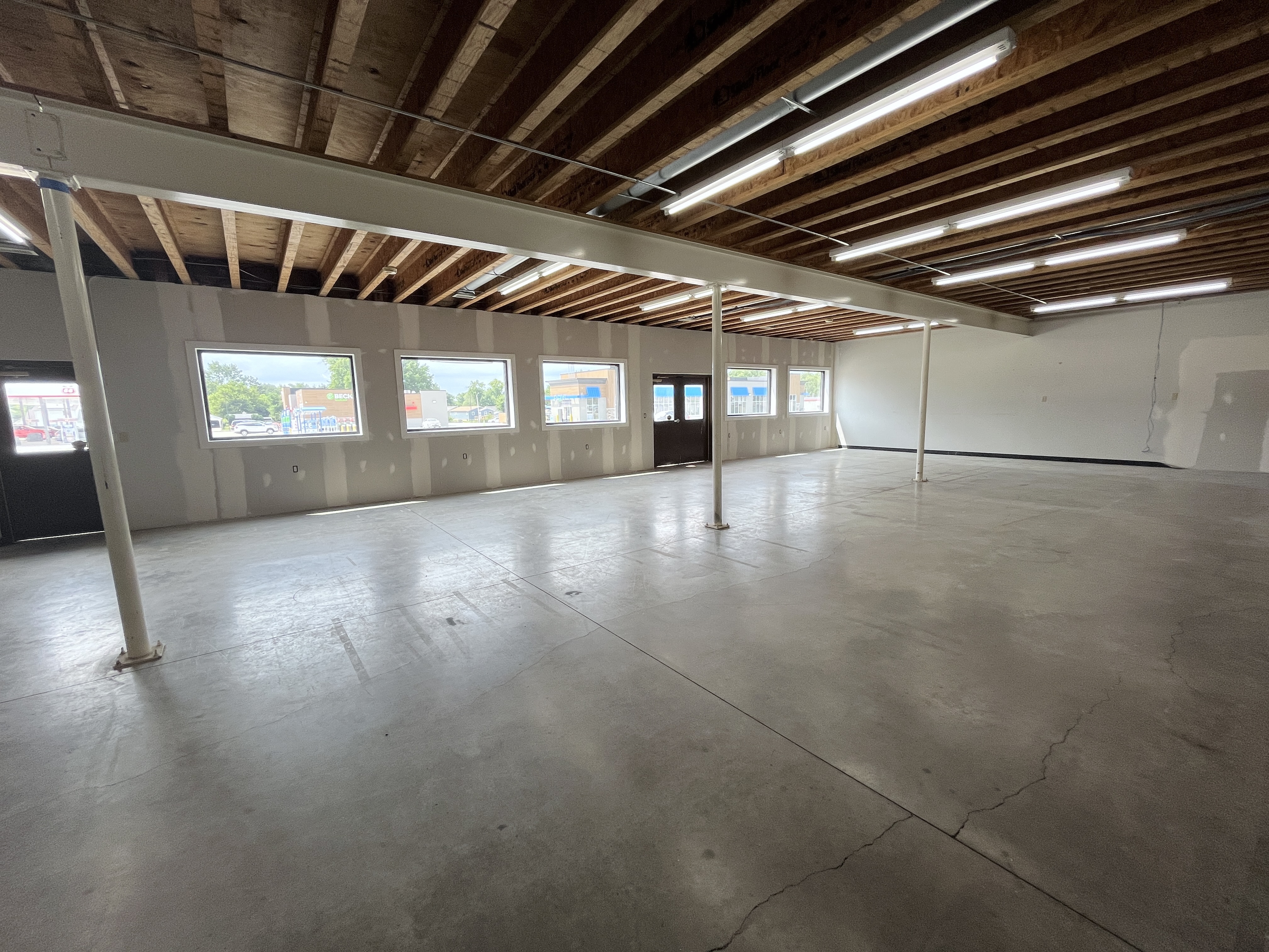 921 E War Memorial Drive, 921 E War Memorial Dr, Peoria Heights, IL 61616