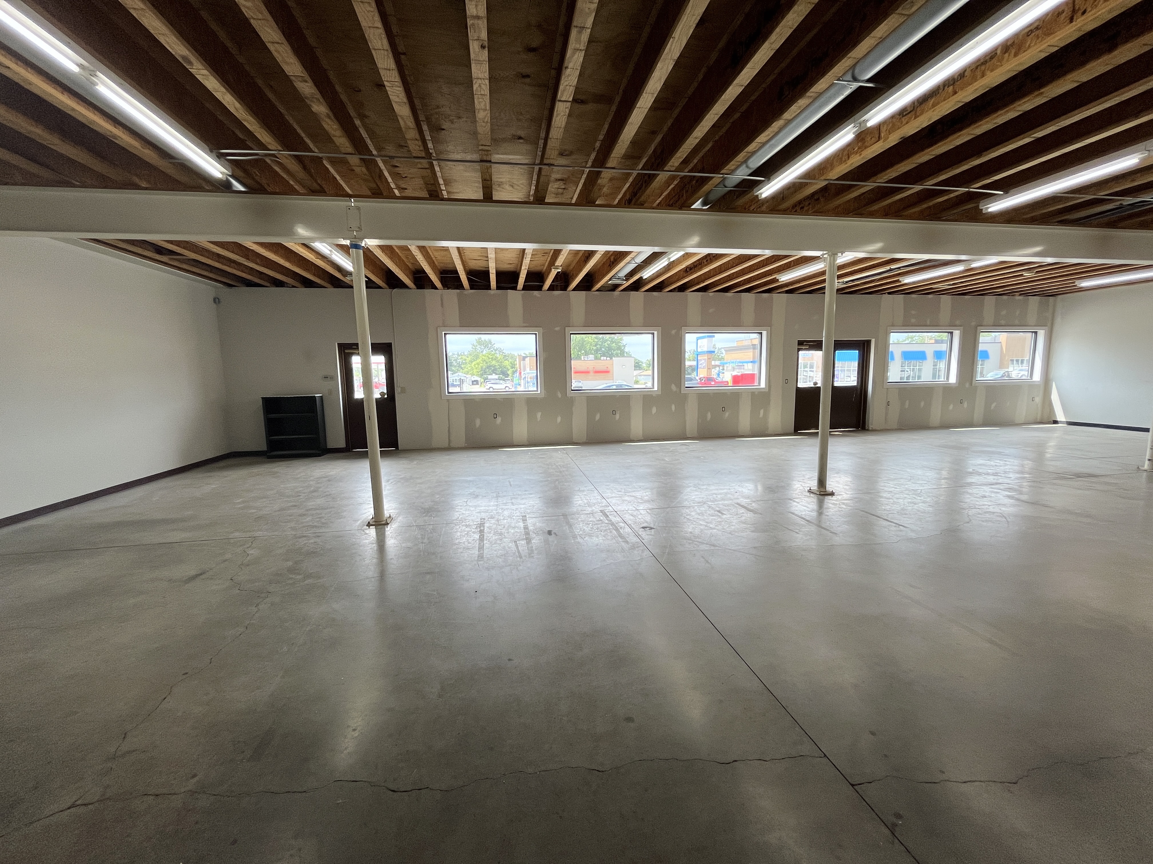 921 E War Memorial Drive, 921 E War Memorial Dr, Peoria Heights, IL 61616