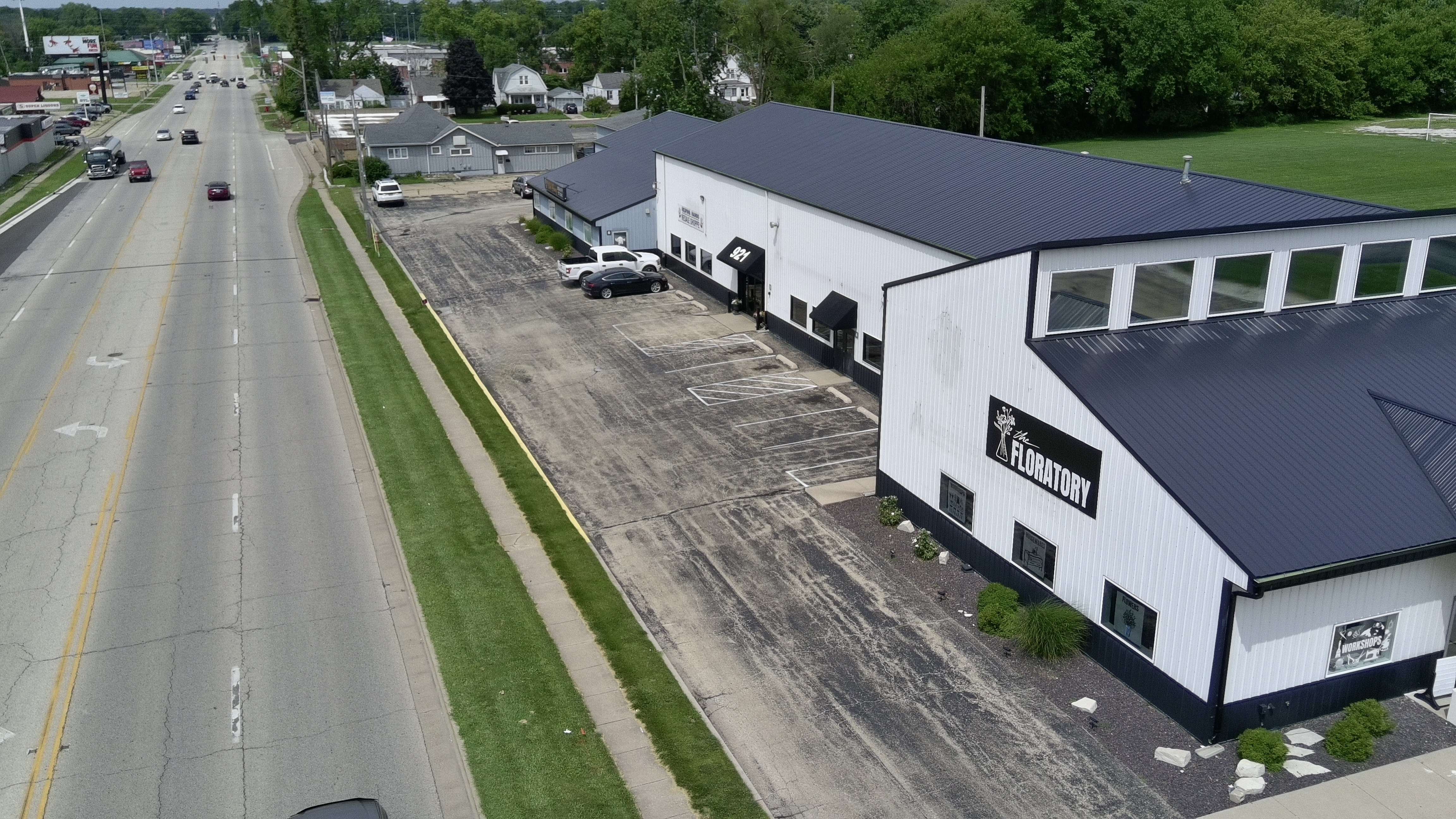 921 E War Memorial Drive, 921 E War Memorial Dr, Peoria Heights, IL 61616