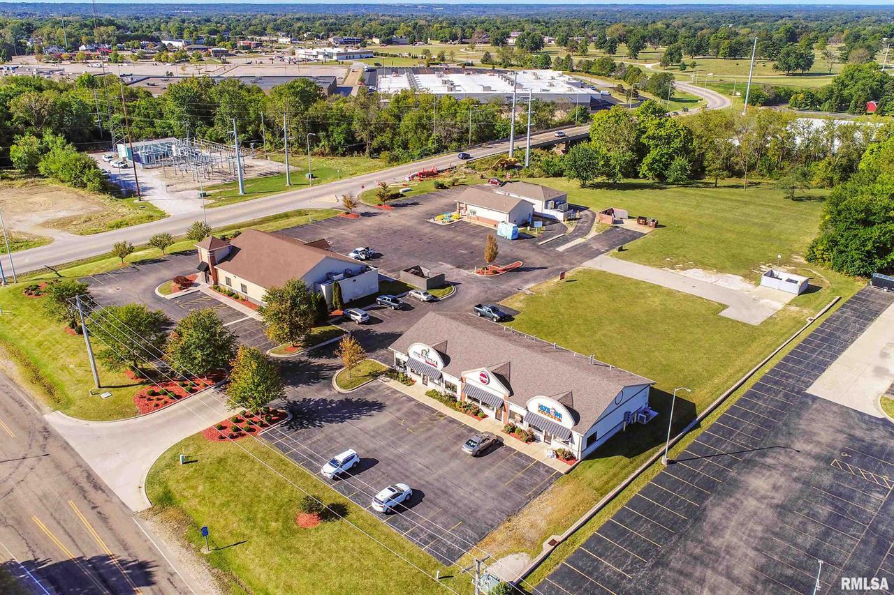 7327 N Radnor Road, 7327 North Radnor Road, Peoria, IL 61615