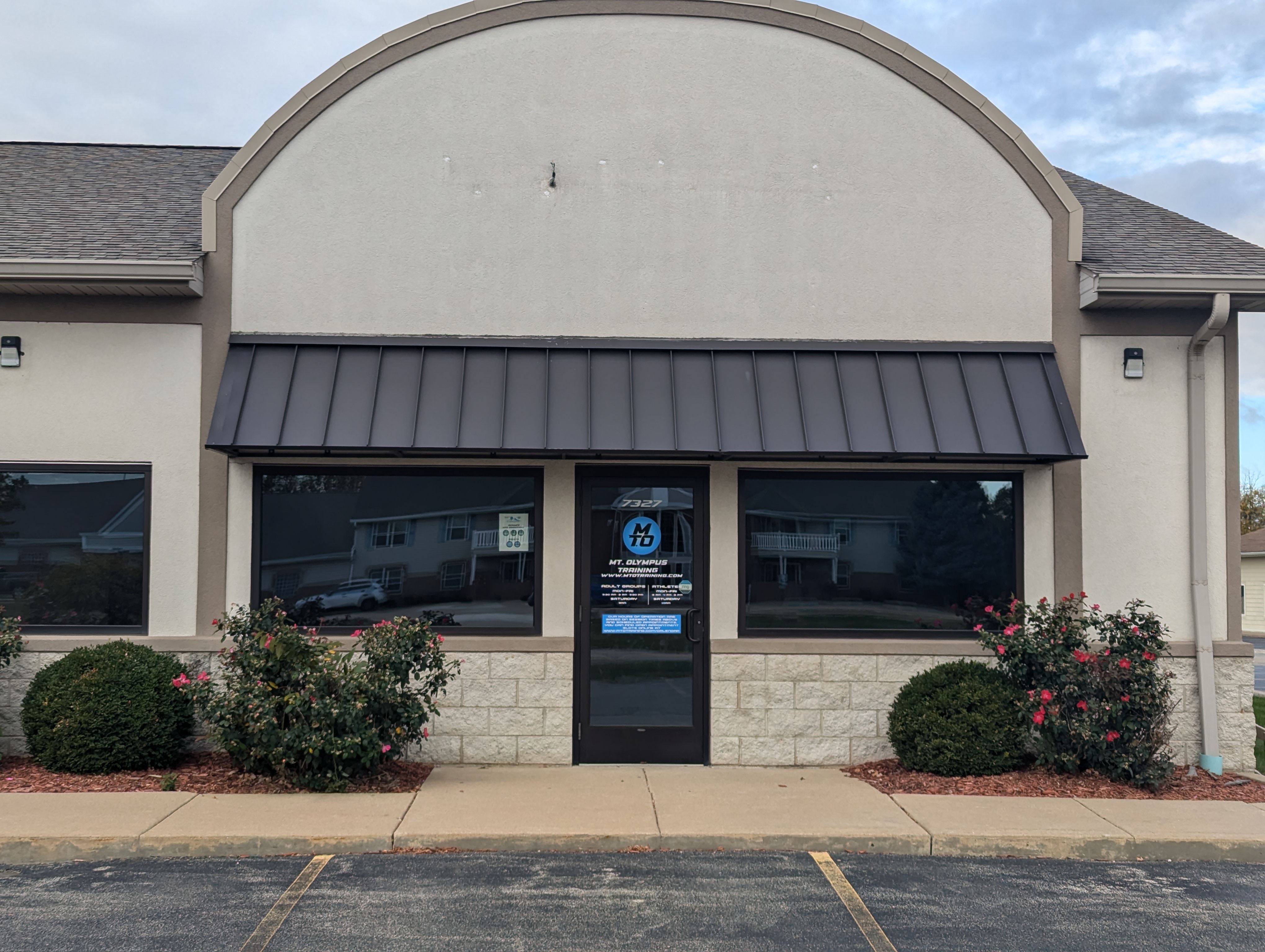7327 N Radnor Road, 7327 North Radnor Road, Peoria, IL 61615