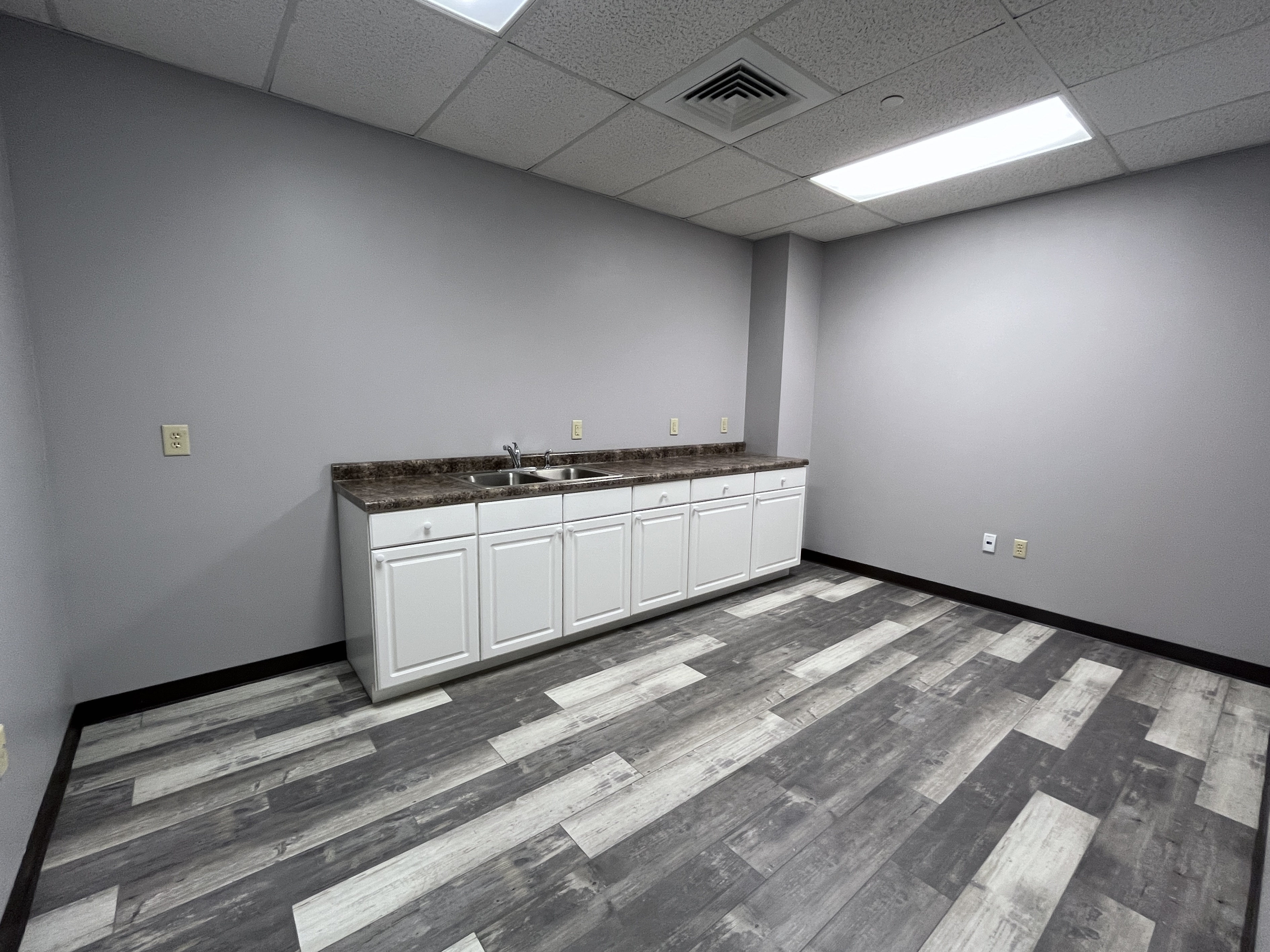 7707 N Knoxville Avenue, 7707 N Knoxville Ave, Peoria, IL 61614