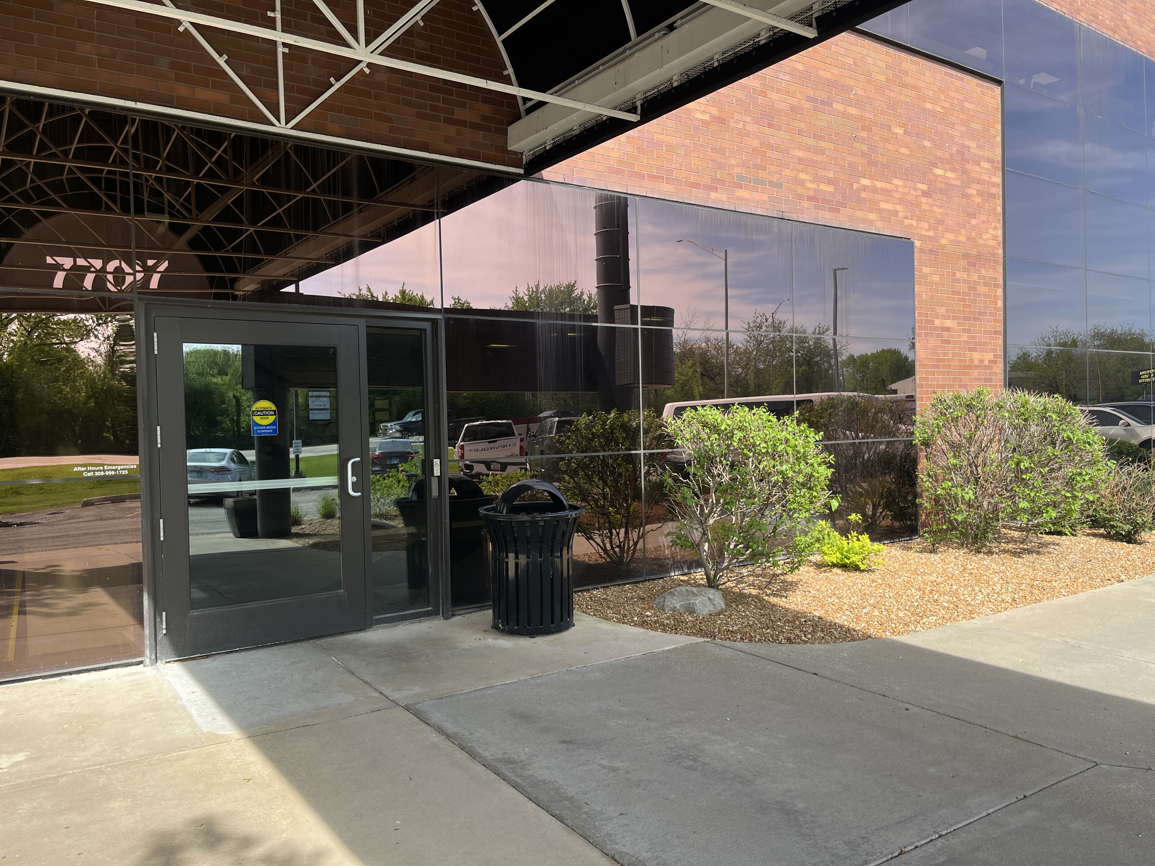 7707 N Knoxville Avenue, 7707 N Knoxville Ave, Peoria, IL 61614