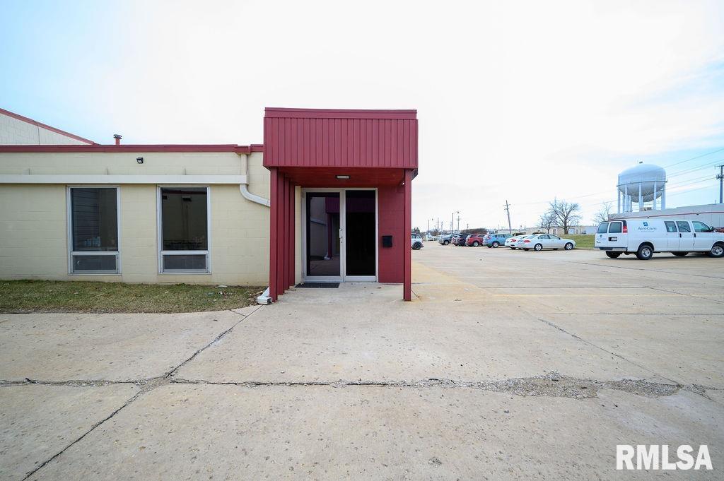 8202-8226 N University Street, 8202 N University St, Peoria, IL 61615