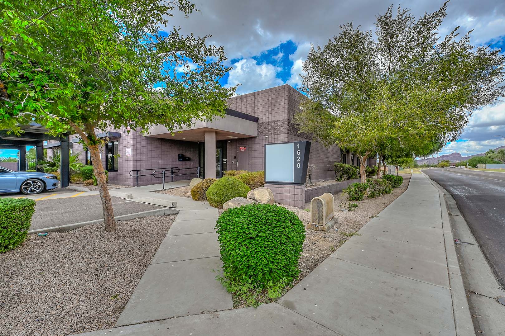 Healthcare Facility, 1620 North 48th Street, Phoenix, AZ 85008