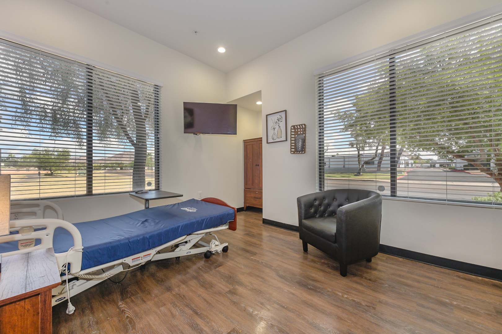 Healthcare Facility, 1620 North 48th Street, Phoenix, AZ 85008