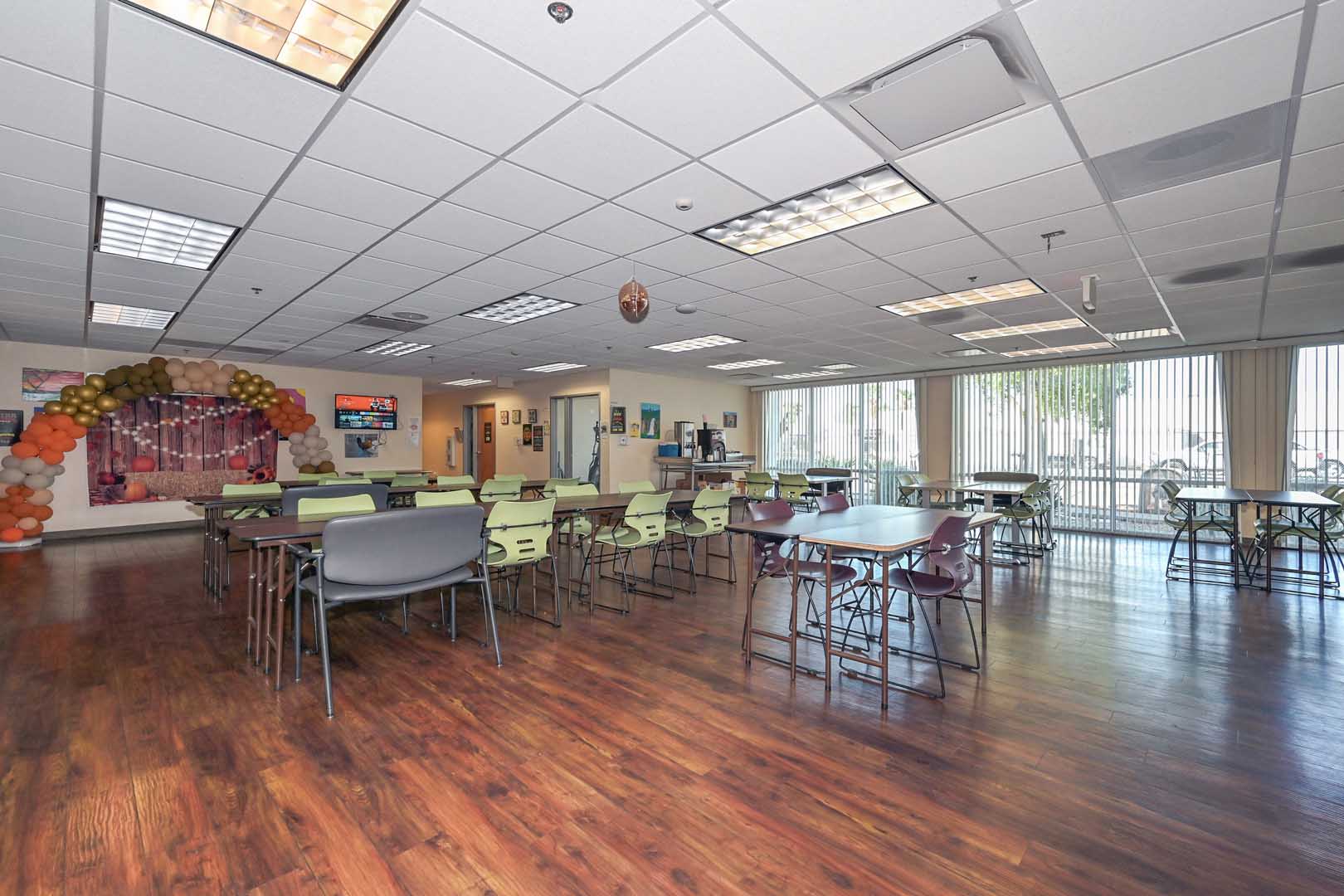 2502 E WASHINGTON ST, 2502 East Washington Street, Phoenix, AZ 85034