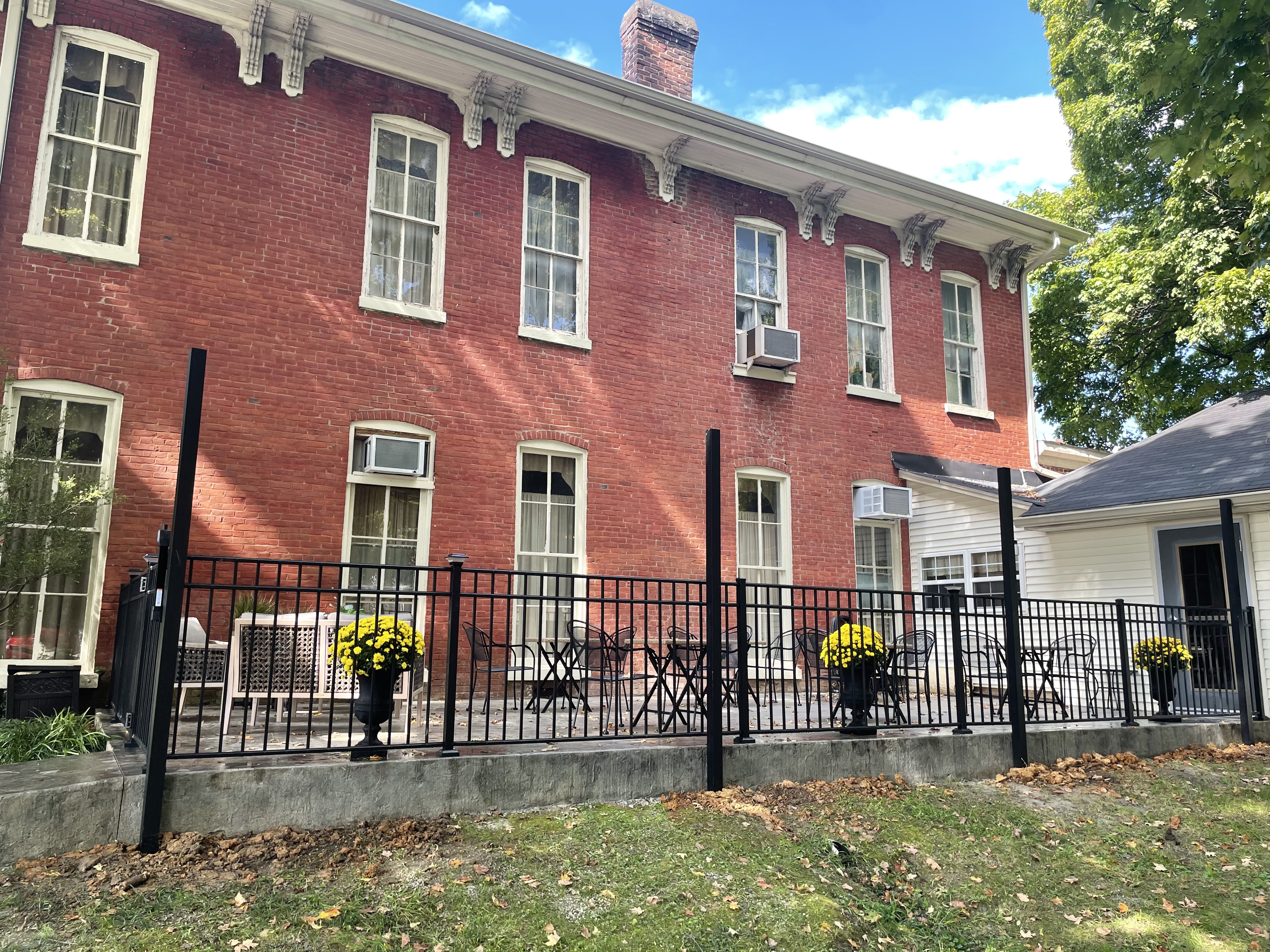 Historical Property with Heritage Restaurant, 251 West Dixie Avenue, Elizabethtown, KY 42701