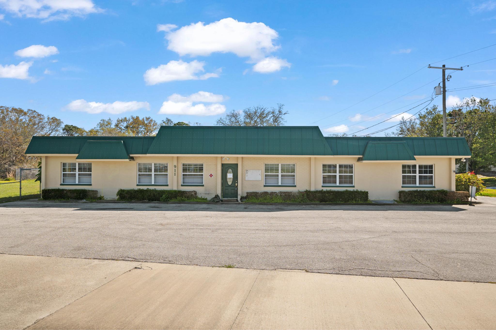 St. Petersburg Drive W - Oldsmar, 911 Saint Petersburg Drive West, Oldsmar, FL 34677