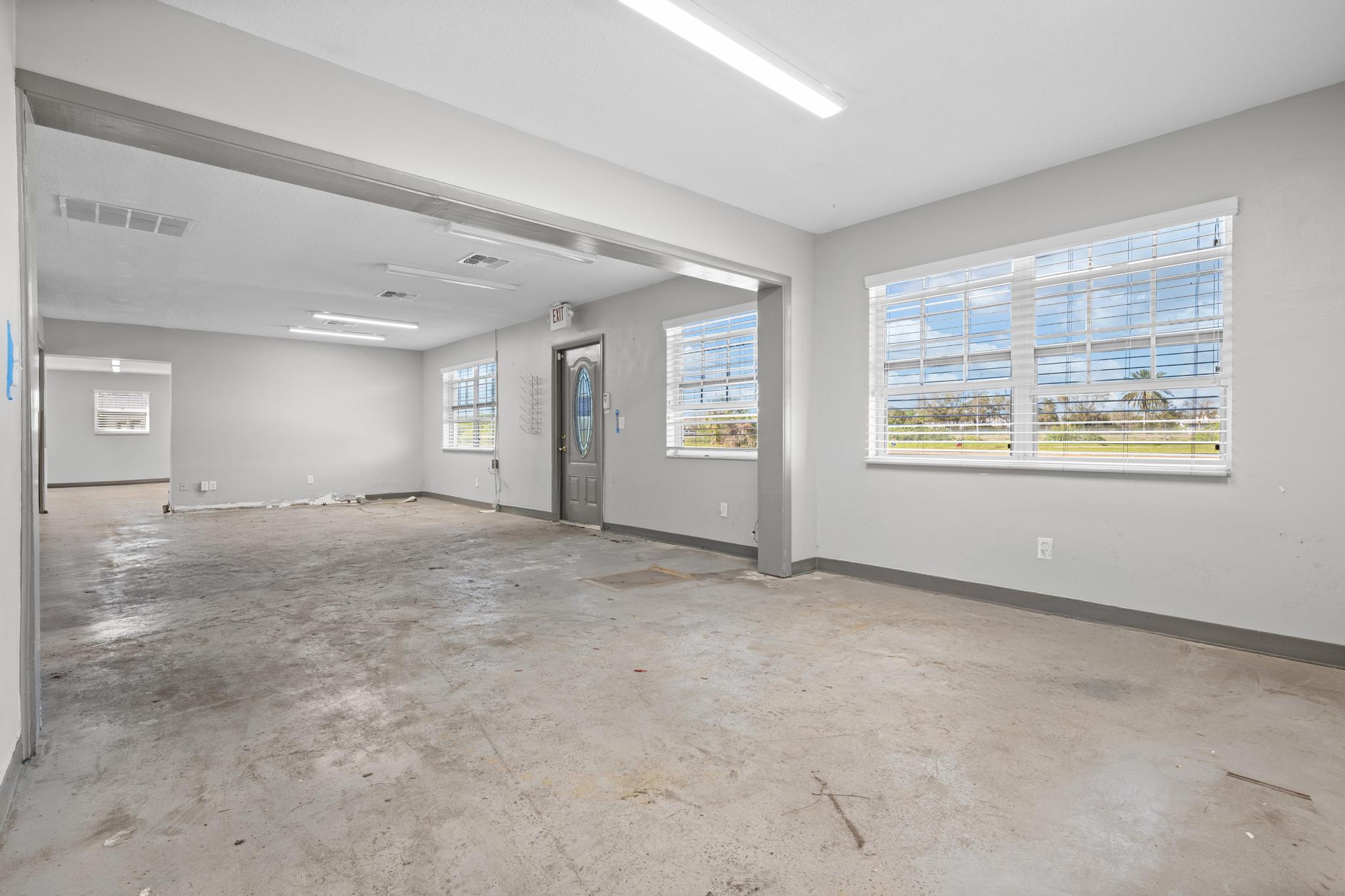 St. Petersburg Drive W - Oldsmar, 911 Saint Petersburg Drive West, Oldsmar, FL 34677