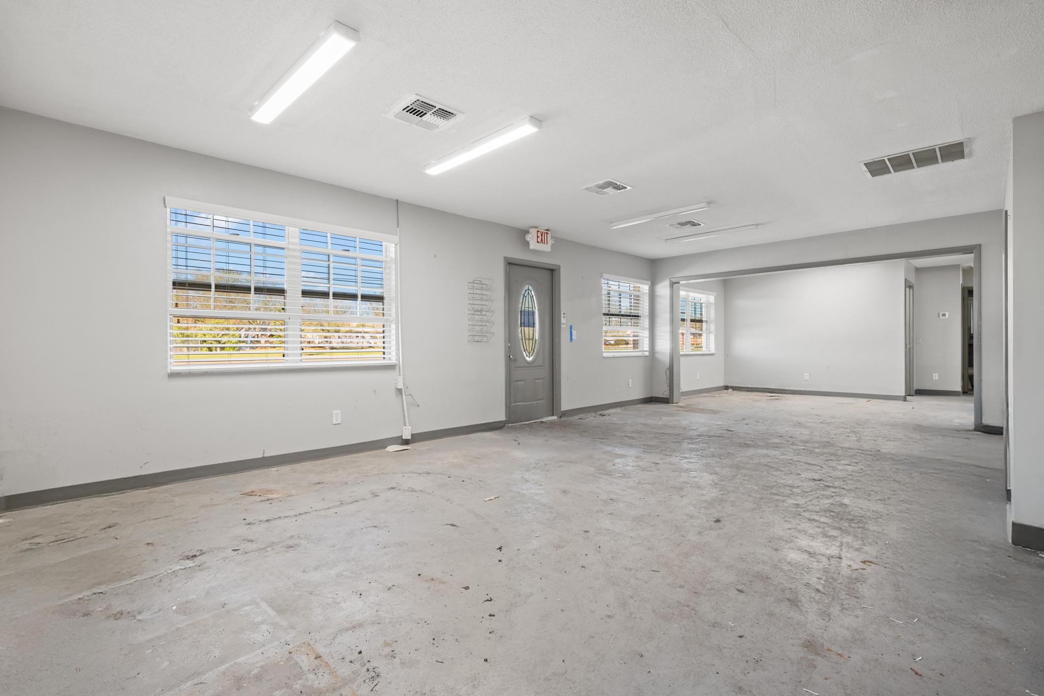 St. Petersburg Drive W - Oldsmar, 911 Saint Petersburg Drive West, Oldsmar, FL 34677