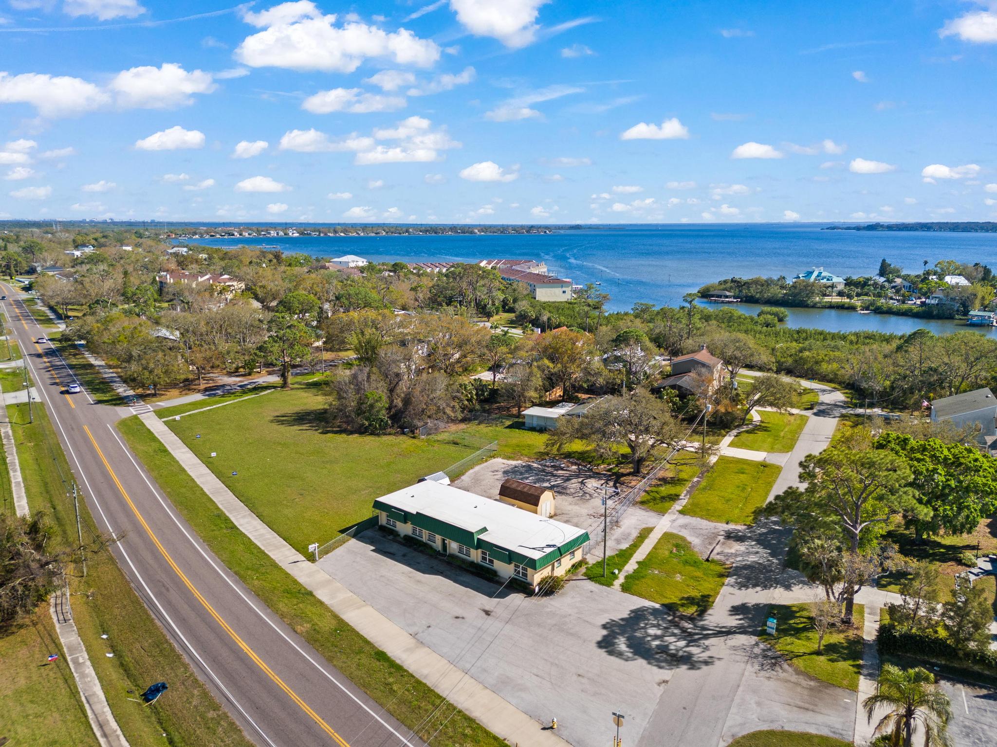 St. Petersburg Drive W - Oldsmar, 911 Saint Petersburg Drive West, Oldsmar, FL 34677