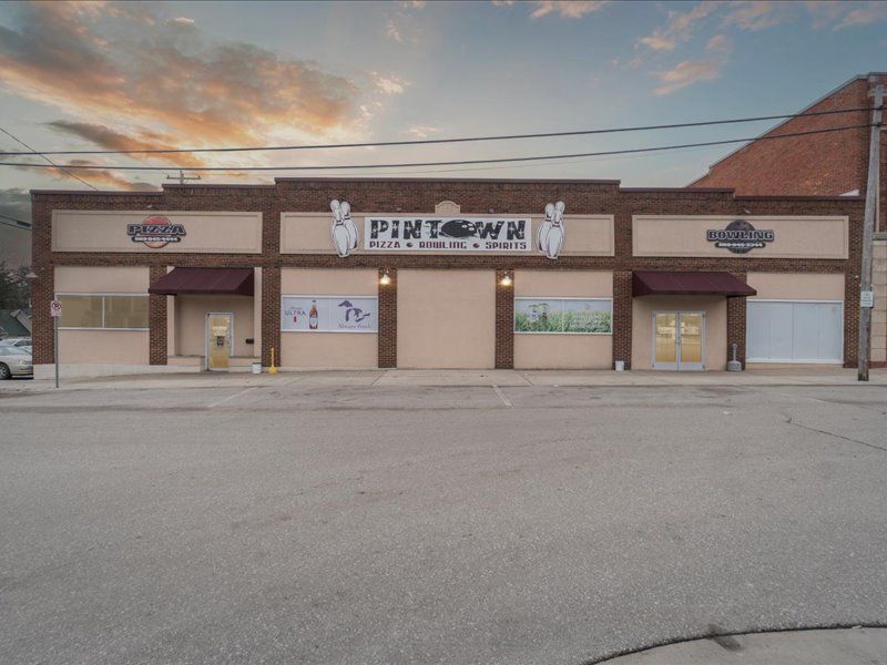 Pintown Bowling Center, 142 North Saginaw Street, Chesaning, MI 48616