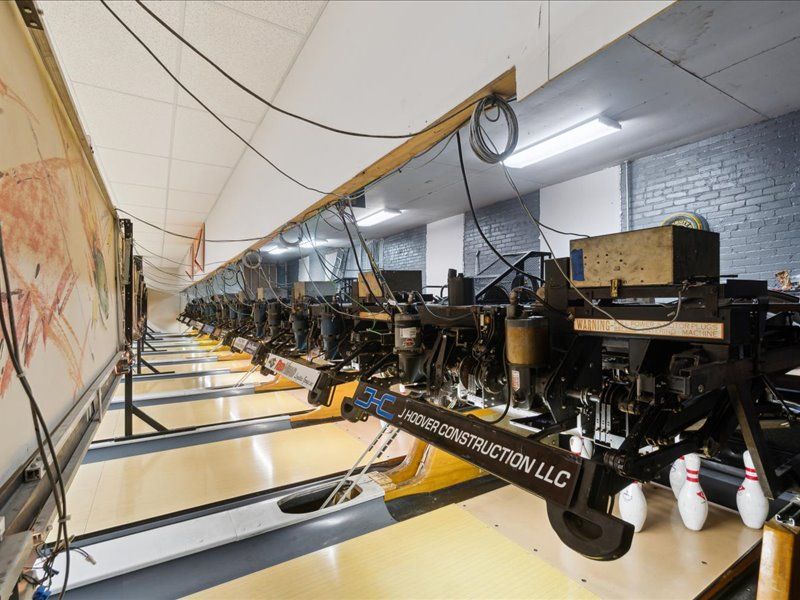 Pintown Bowling Center, 142 North Saginaw Street, Chesaning, MI 48616