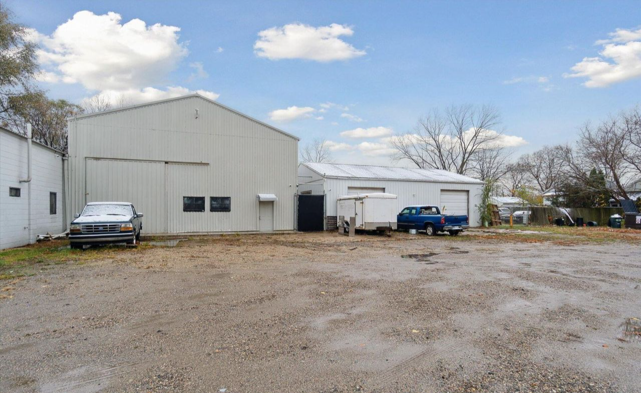 Industrial Warehouse in City of Lansing, MI, 2324 7th Avenue, Lansing, MI 48906