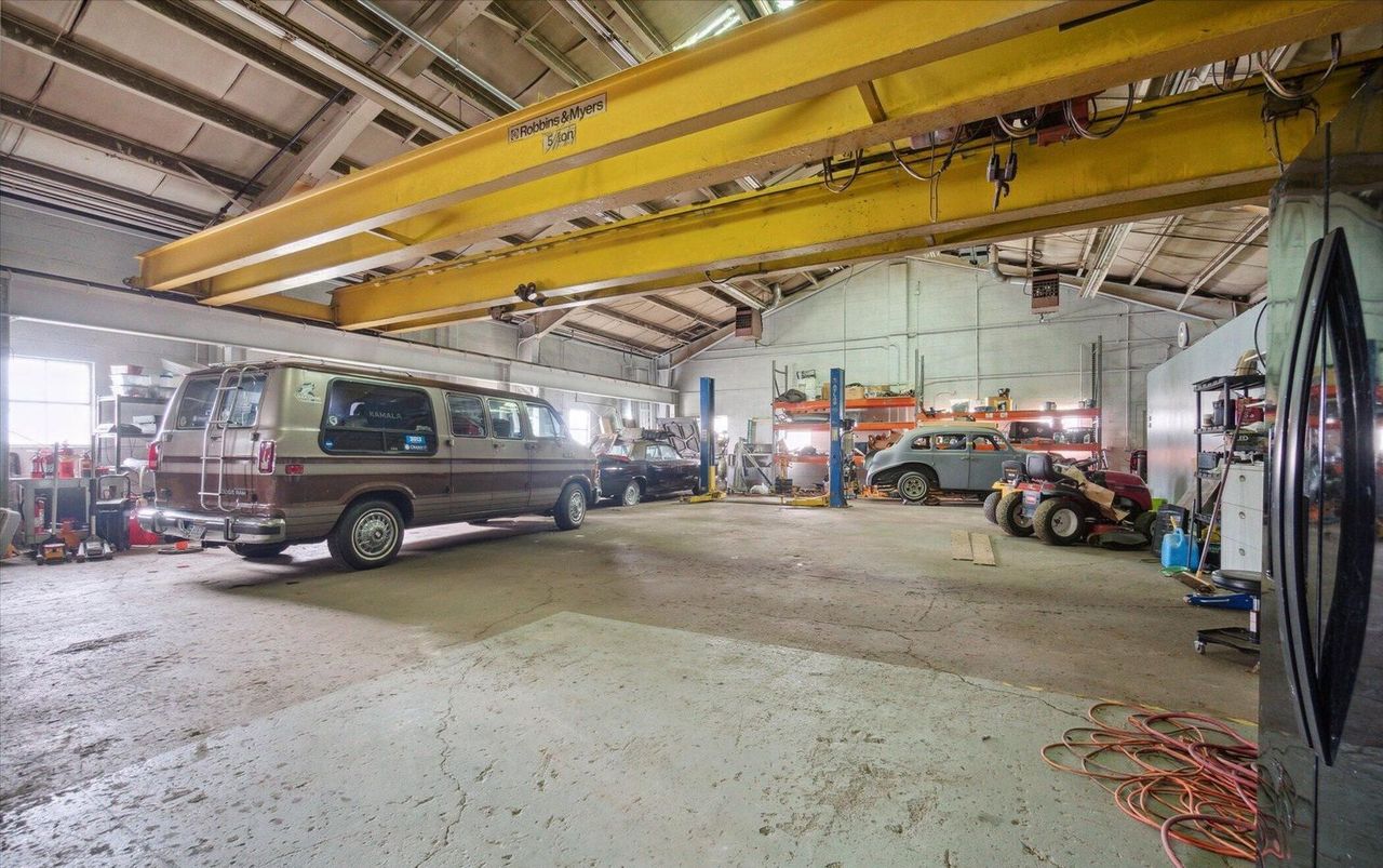 Industrial Warehouse in City of Lansing, MI, 2324 7th Avenue, Lansing, MI 48906