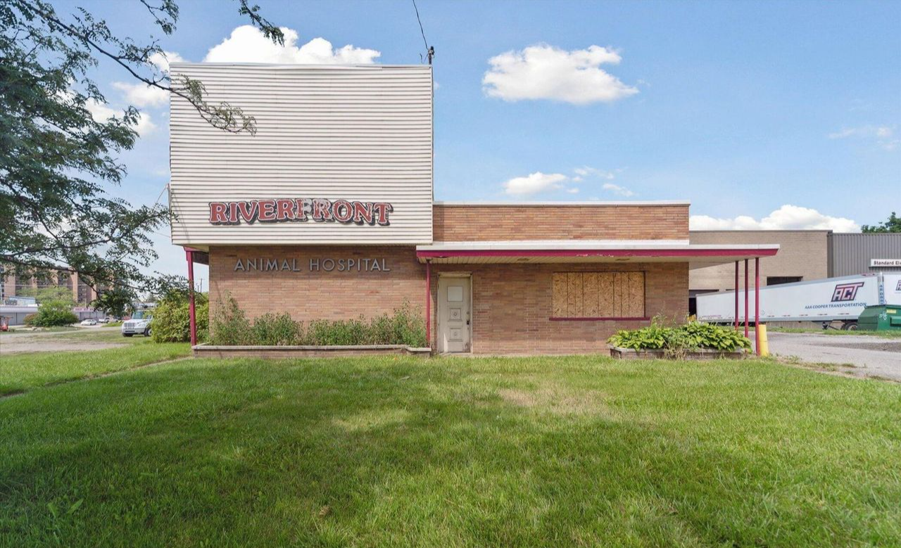 Former Veterinary Clinic on Larch and Saginaw Lansing, 719 North Larch Street, Lansing, MI 48906