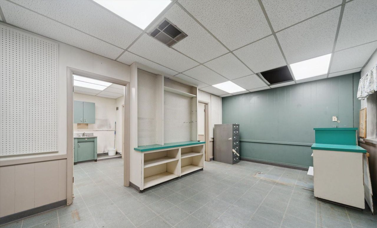 Former Veterinary Clinic on Larch and Saginaw Lansing, 719 North Larch Street, Lansing, MI 48906