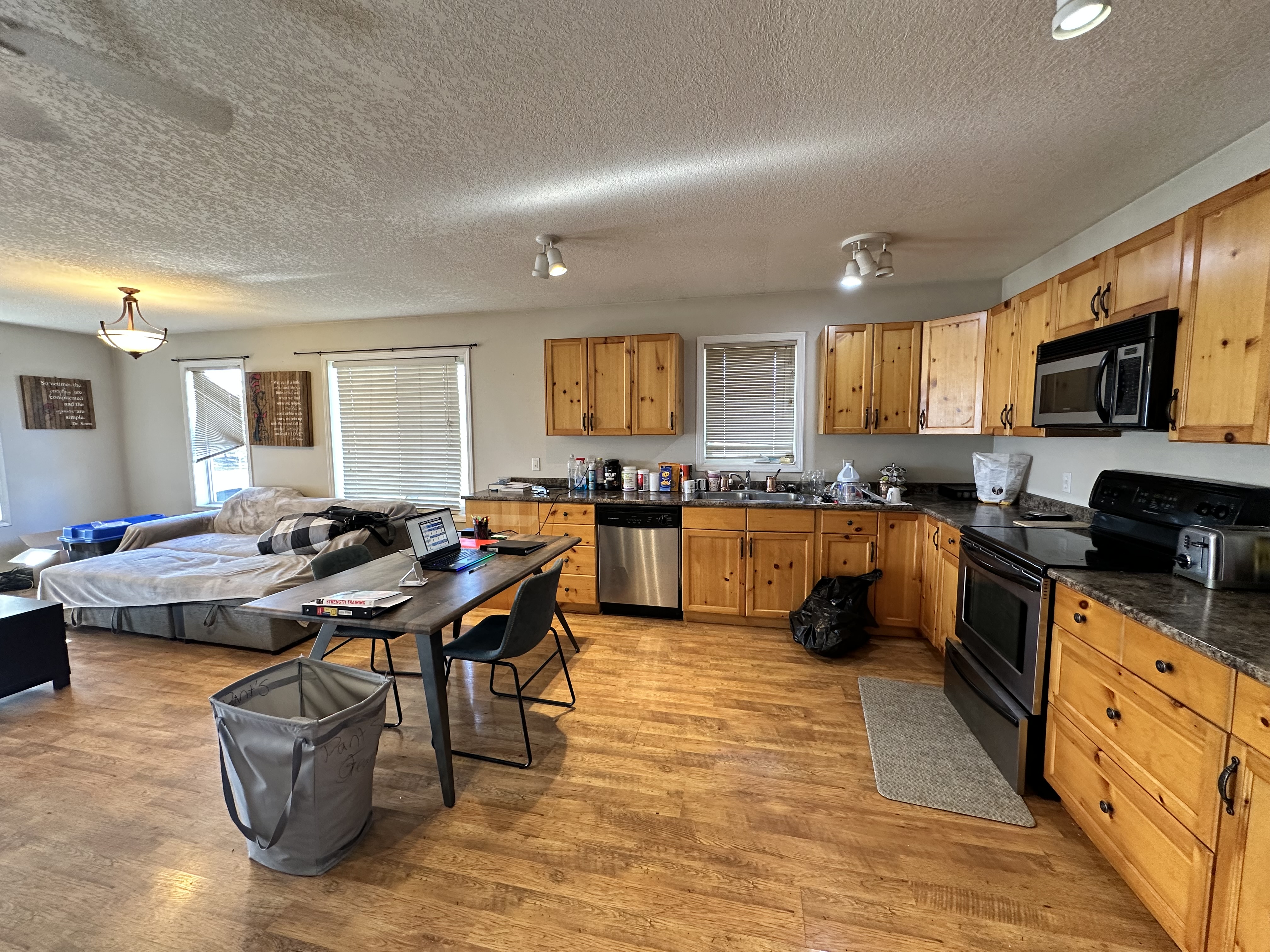 200 116 Avenue, 200 116 Avenue, Dawson Creek, BC V1G 3C8, Canada
