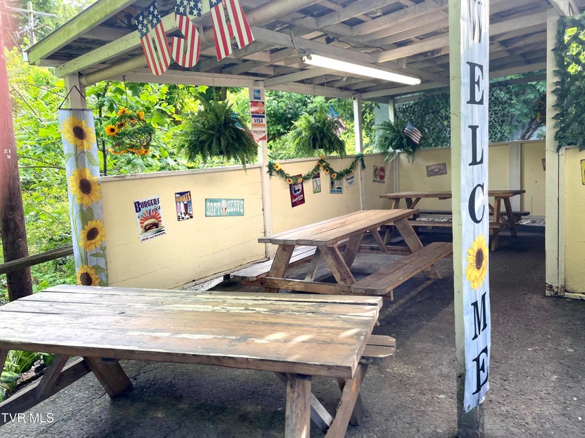 Restaurant, 314 Front Street East, Coeburn, VA 24230