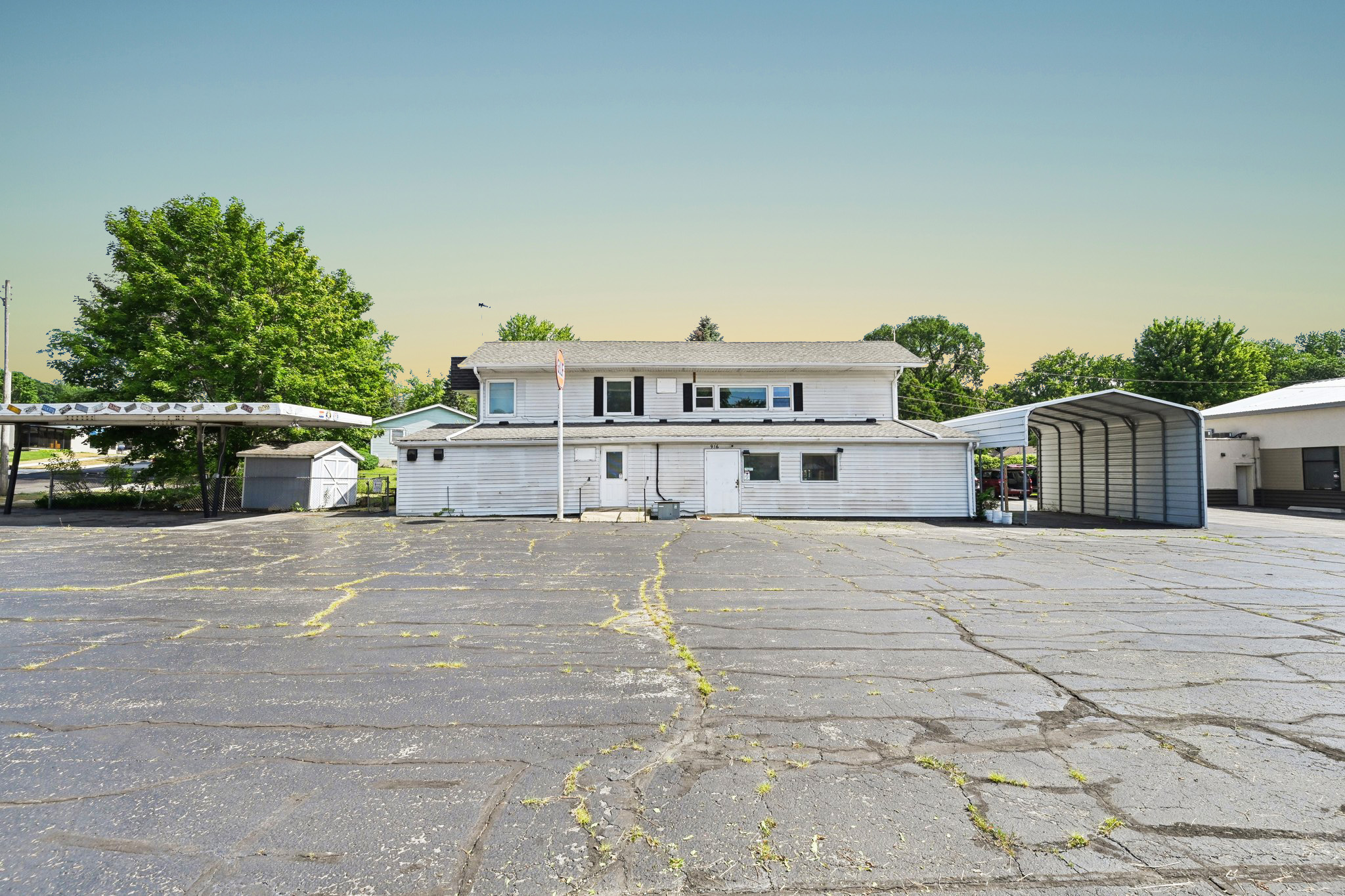 Value Add Mixed Use, 916 Madison Avenue, Fort Atkinson, WI 53538