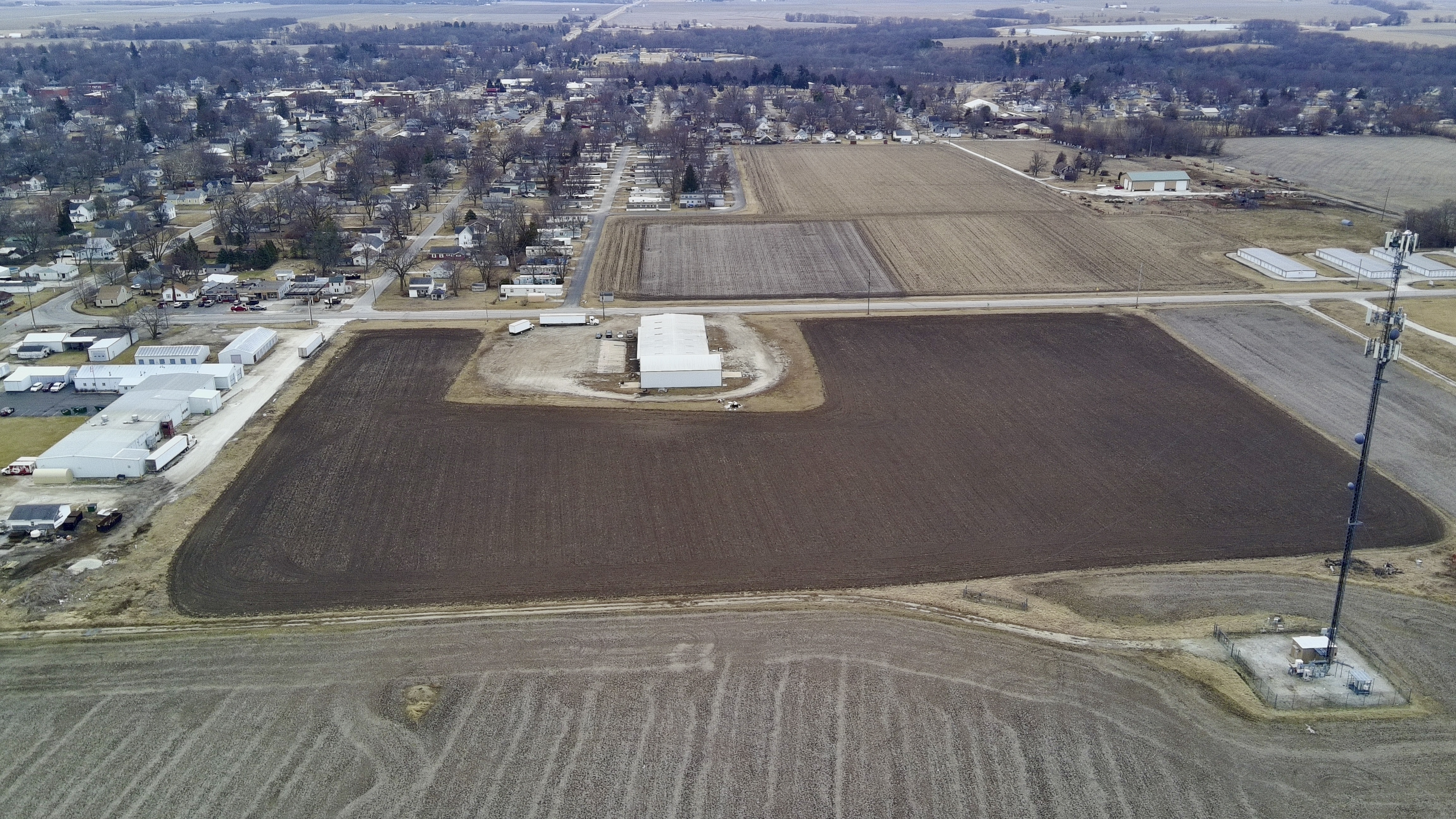 125 West Barlow Road, Farmington, IL 61531