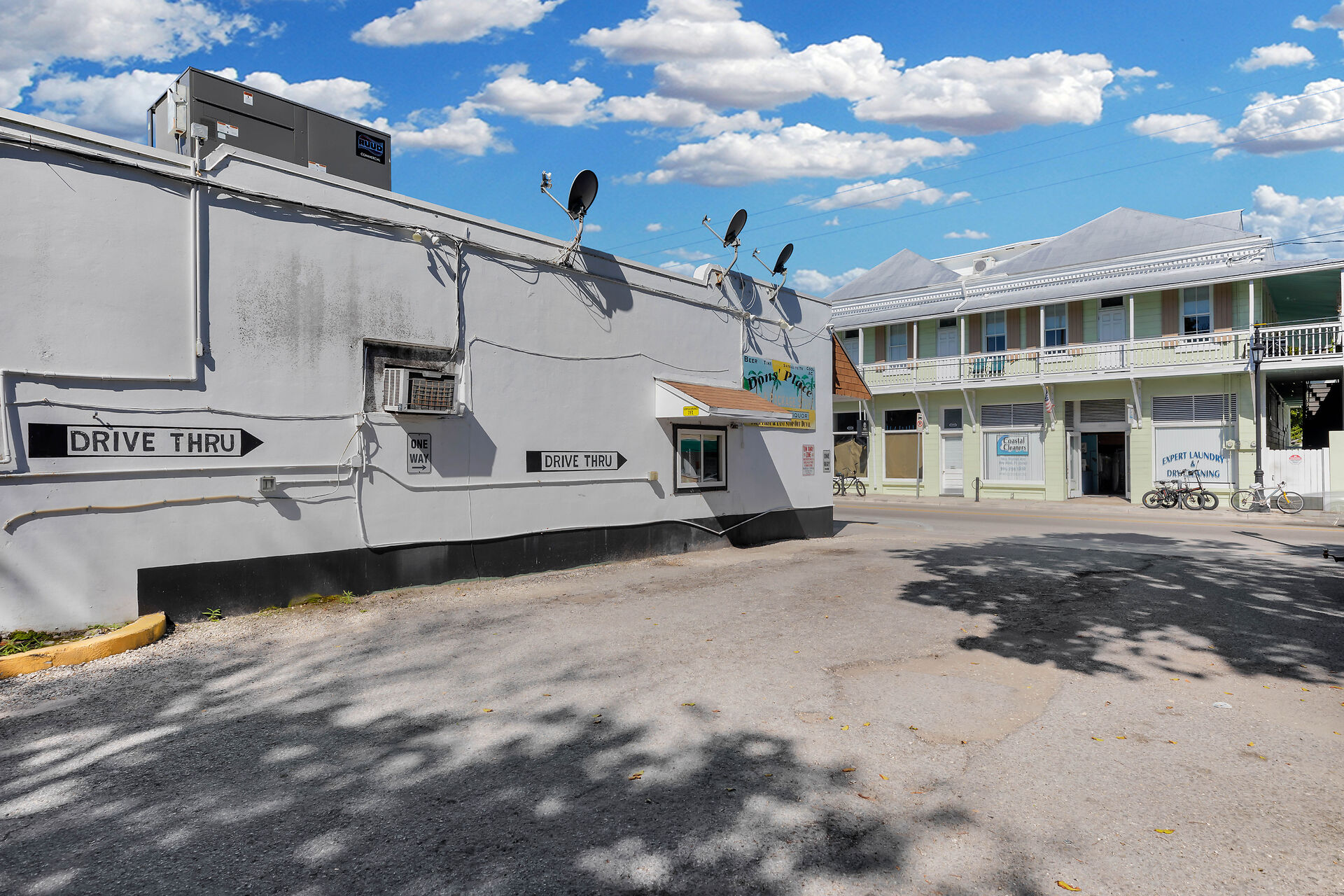 Dons’ Place Bar & Liquor Store, 1000 Truman Avenue, Key West, FL 33040