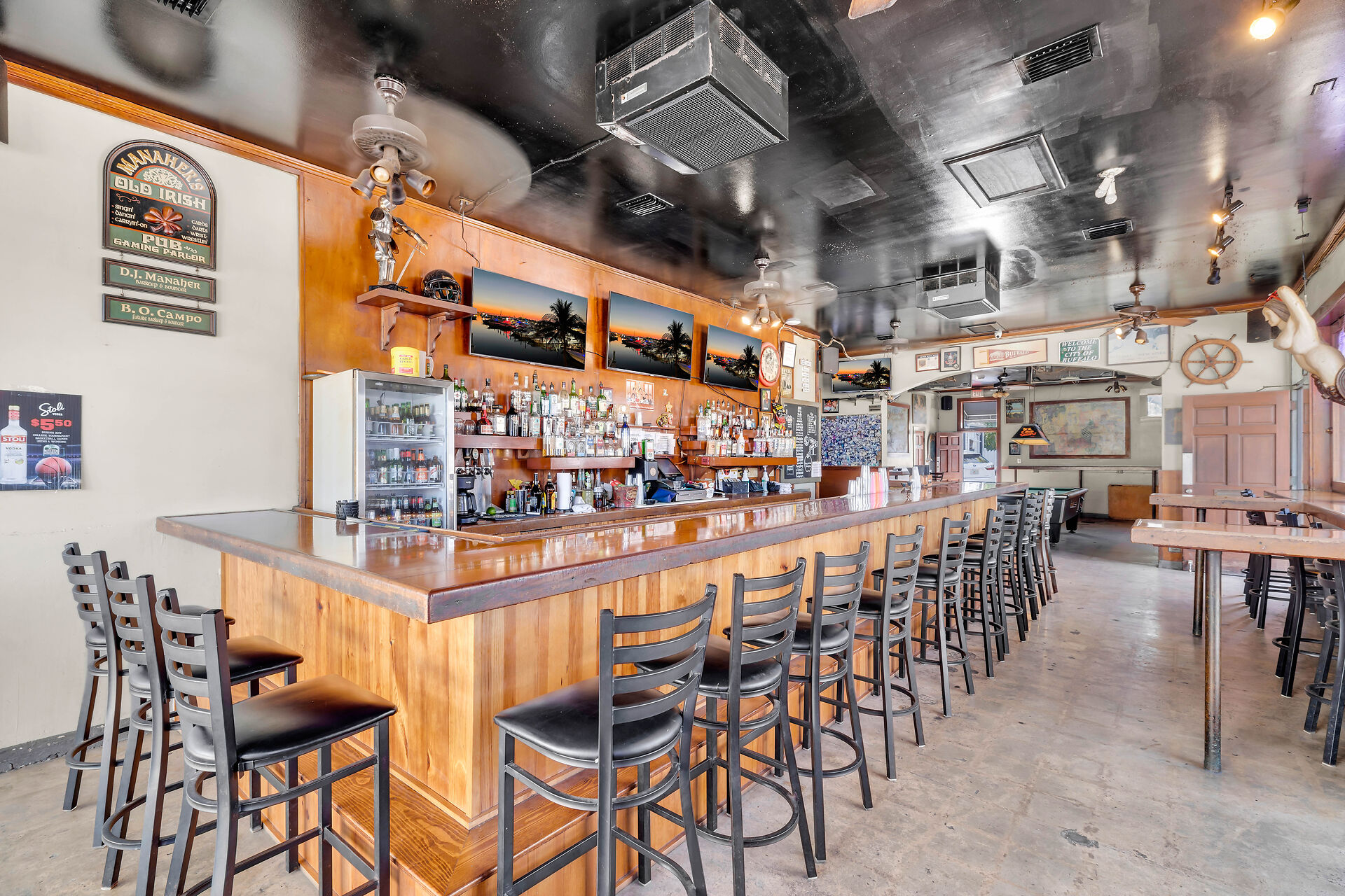 Dons’ Place Bar & Liquor Store, 1000 Truman Avenue, Key West, FL 33040