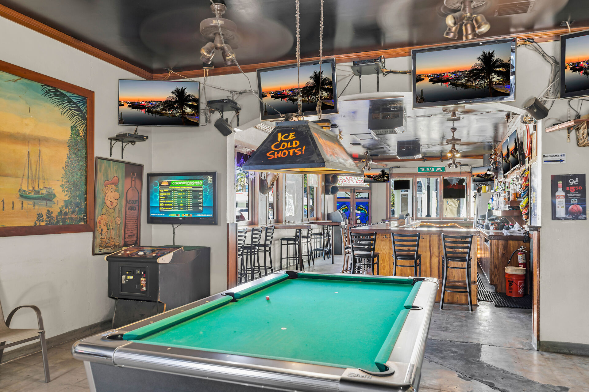 Dons’ Place Bar & Liquor Store, 1000 Truman Avenue, Key West, FL 33040