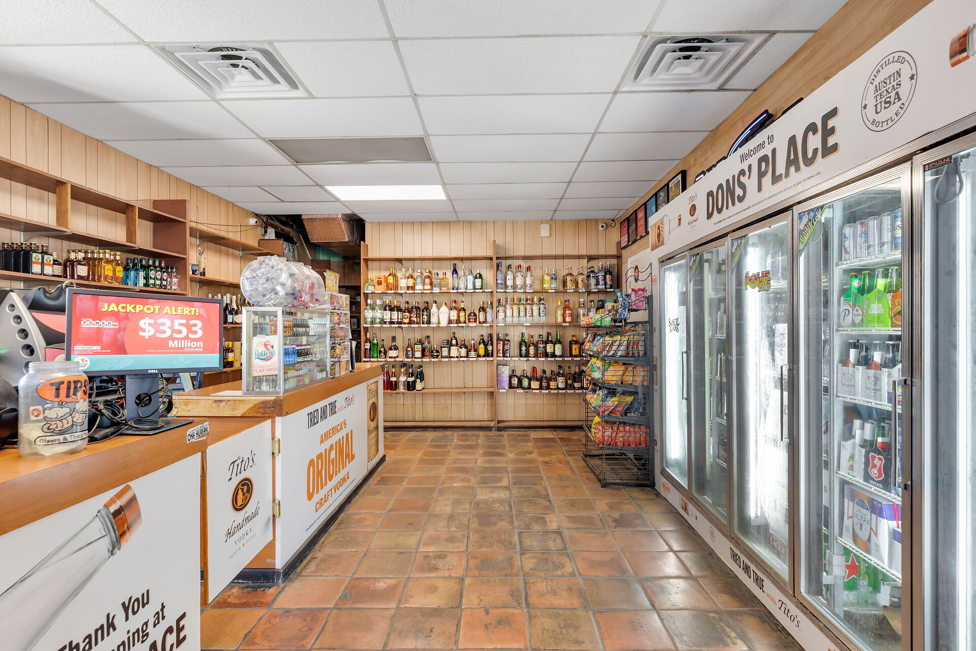 Dons’ Place Bar & Liquor Store, 1000 Truman Avenue, Key West, FL 33040