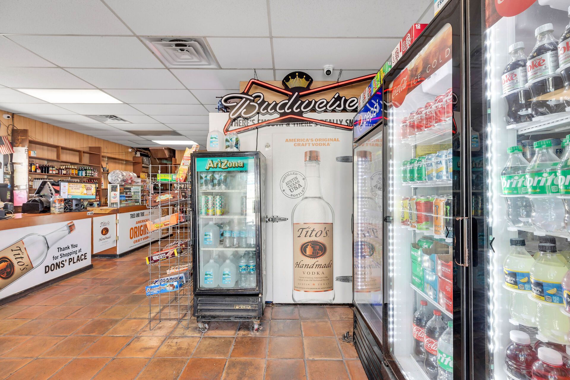 Dons’ Place Bar & Liquor Store, 1000 Truman Avenue, Key West, FL 33040