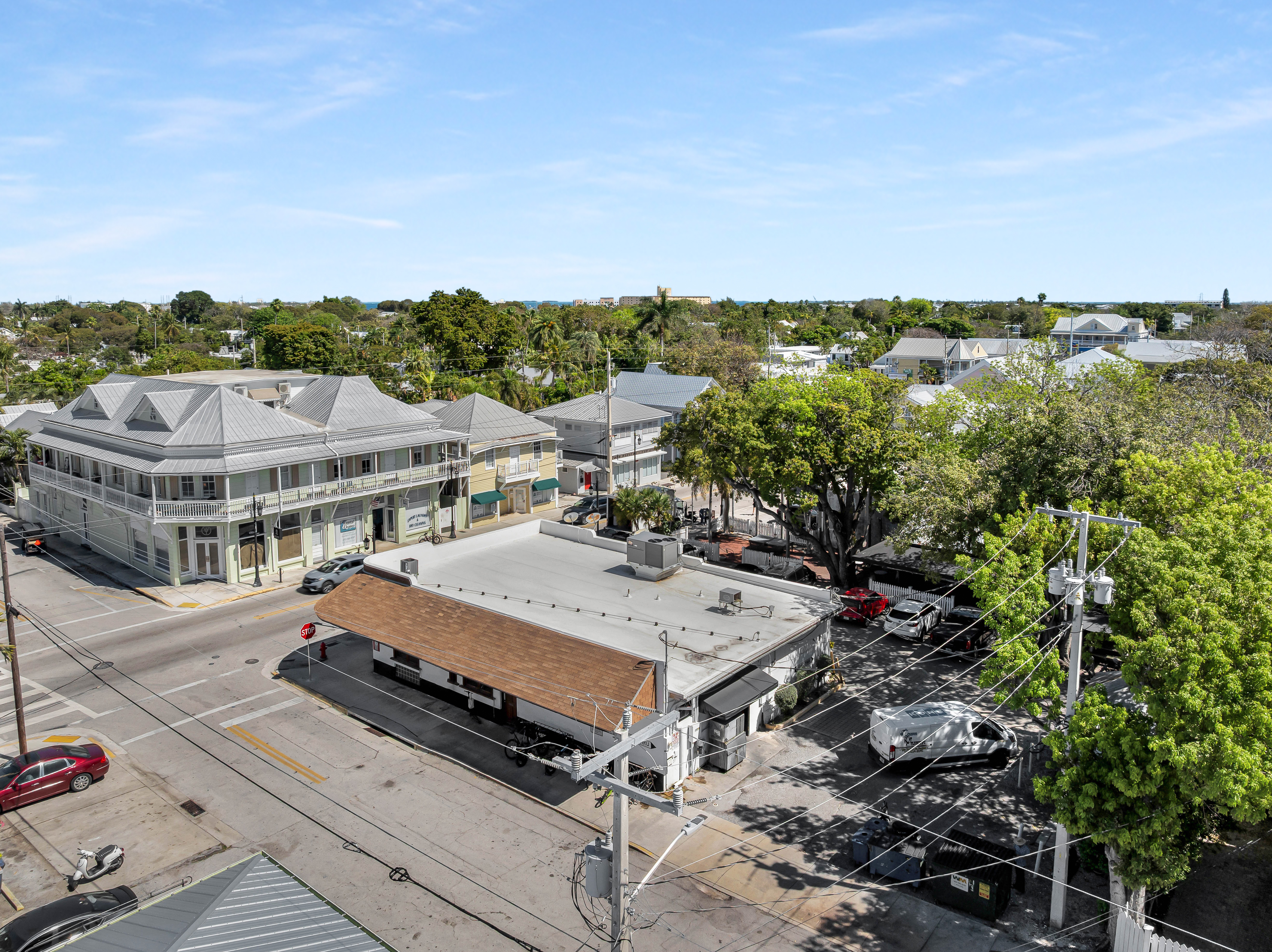 Dons’ Place Bar & Liquor Store, 1000 Truman Avenue, Key West, FL 33040