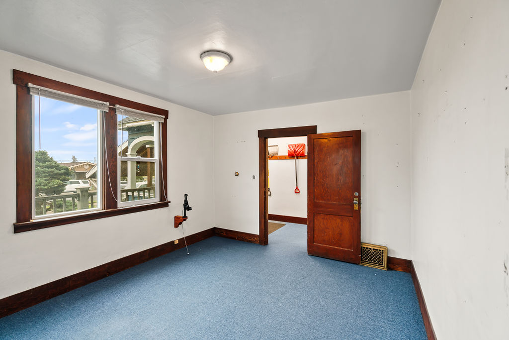 312 W 2nd St., Wapato, 312 West 2nd Street, Wapato, WA 98951