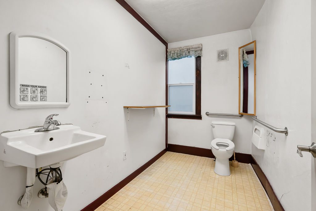 312 W 2nd St., Wapato, 312 West 2nd Street, Wapato, WA 98951