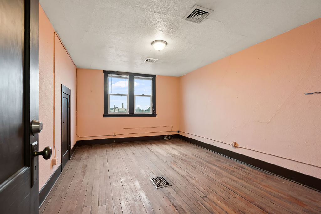 312 W 2nd St., Wapato, 312 West 2nd Street, Wapato, WA 98951