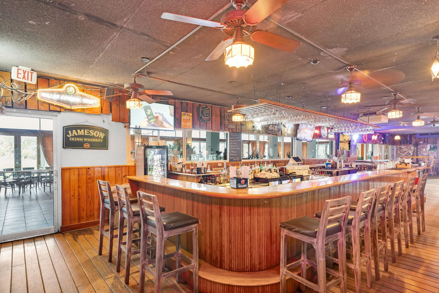 Landmark Restaurant & Bar & Banquet Hall, 700 West Ocean Drive, Key Colony Beach, FL 33051