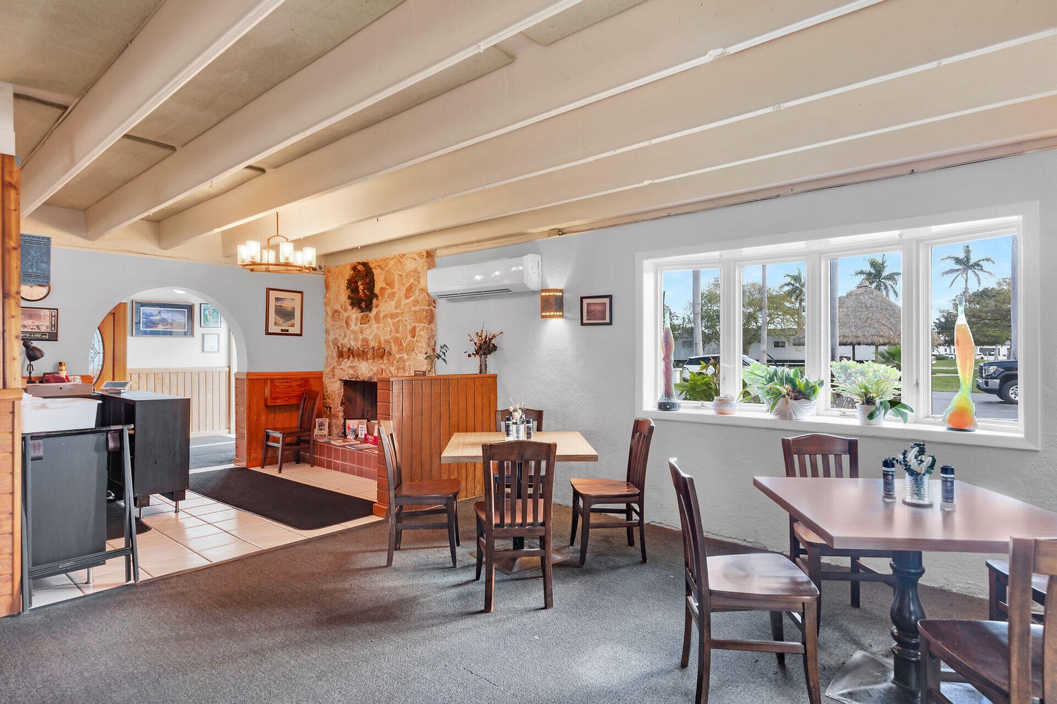 Landmark Restaurant & Bar & Banquet Hall, 700 West Ocean Drive, Key Colony Beach, FL 33051
