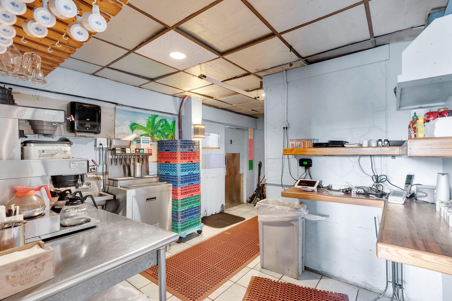 Landmark Restaurant & Bar & Banquet Hall, 700 West Ocean Drive, Key Colony Beach, FL 33051