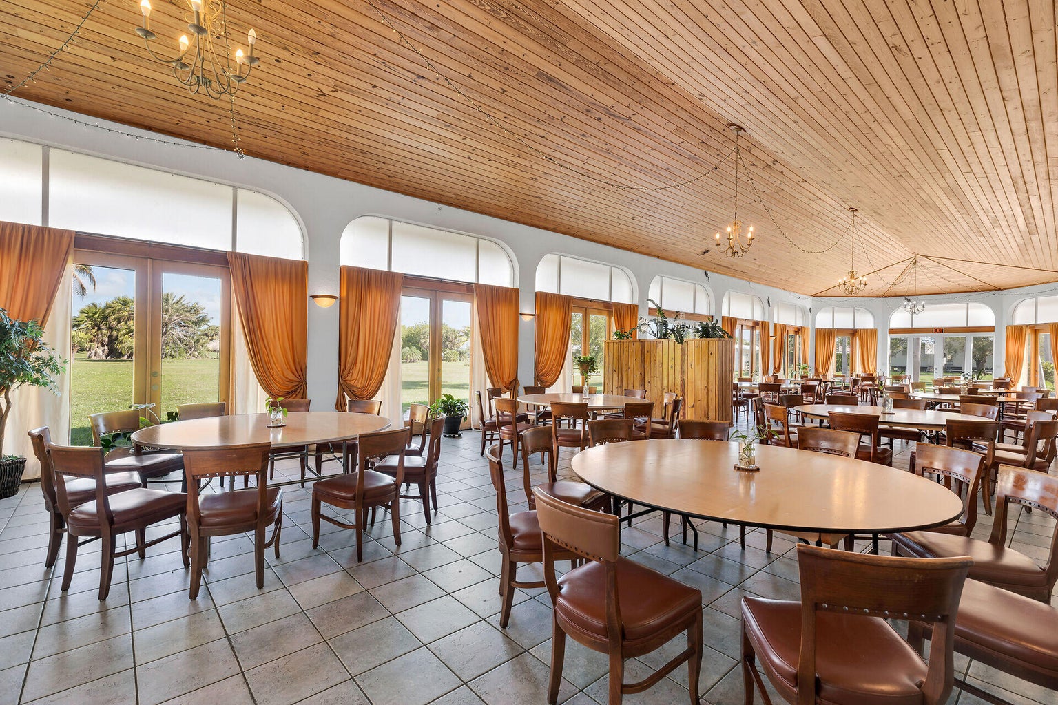Landmark Restaurant & Bar & Banquet Hall, 700 West Ocean Drive, Key Colony Beach, FL 33051