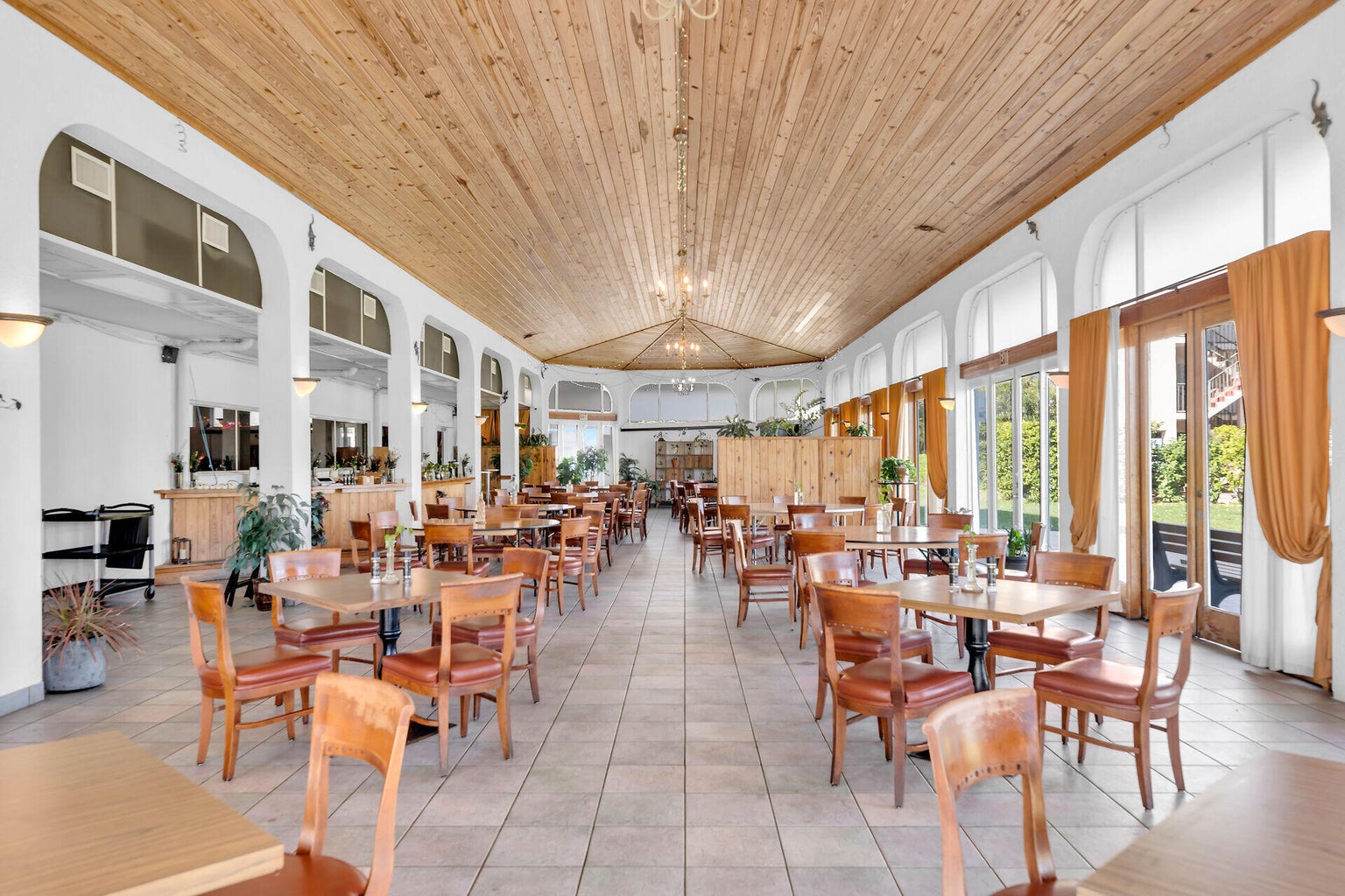 Landmark Restaurant & Bar & Banquet Hall, 700 West Ocean Drive, Key Colony Beach, FL 33051