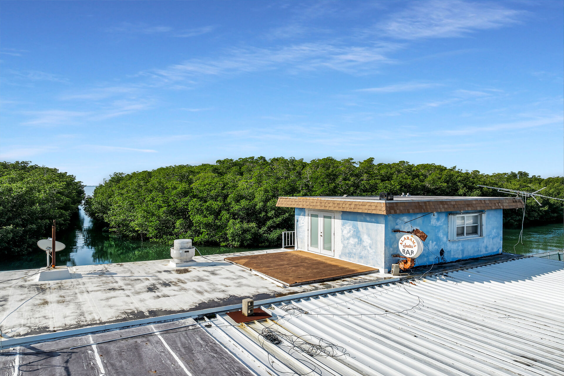 World Famous Alabama Jacks Restaurant and Bar, 58000 Card Sound Road, Key Largo, FL 33037