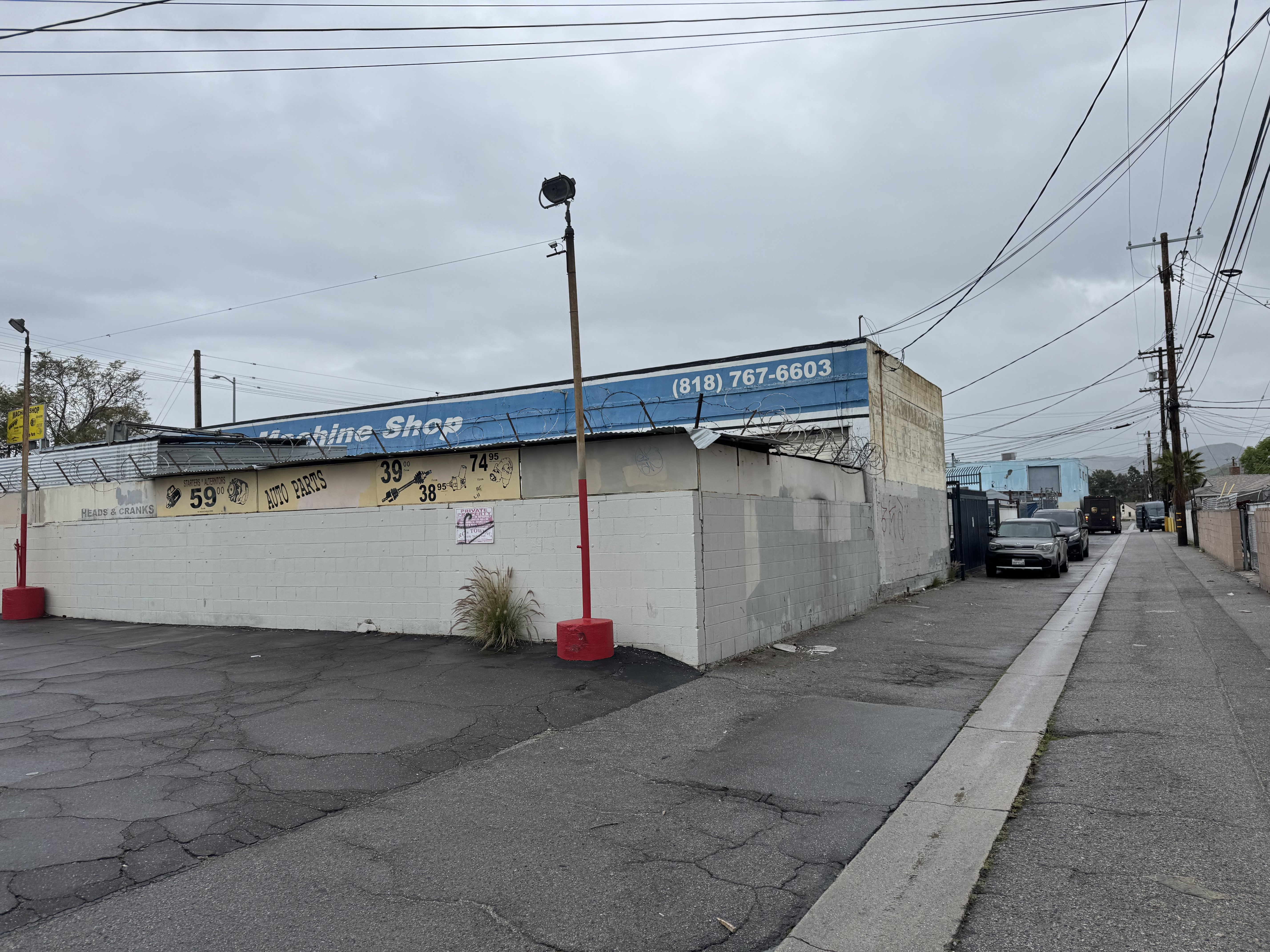 8212 Sunland Boulevard, Los Angeles, CA 91352