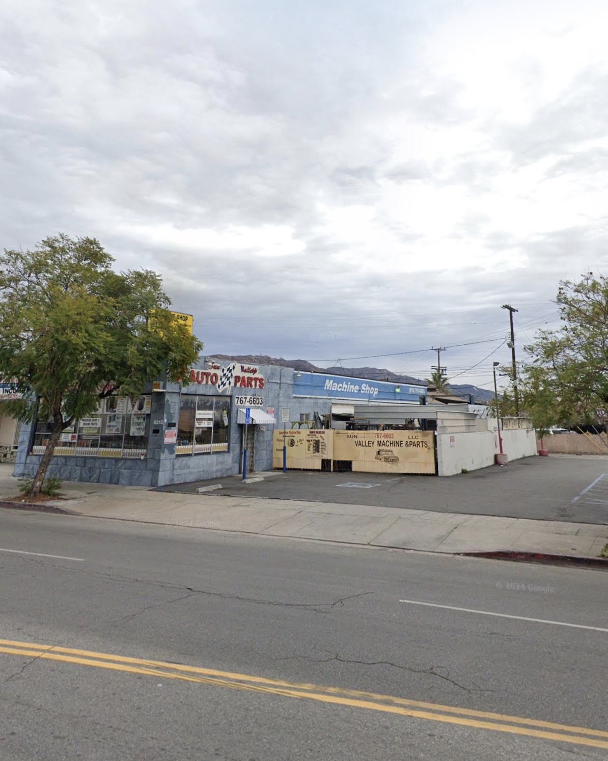 8212 Sunland Boulevard, Los Angeles, CA 91352