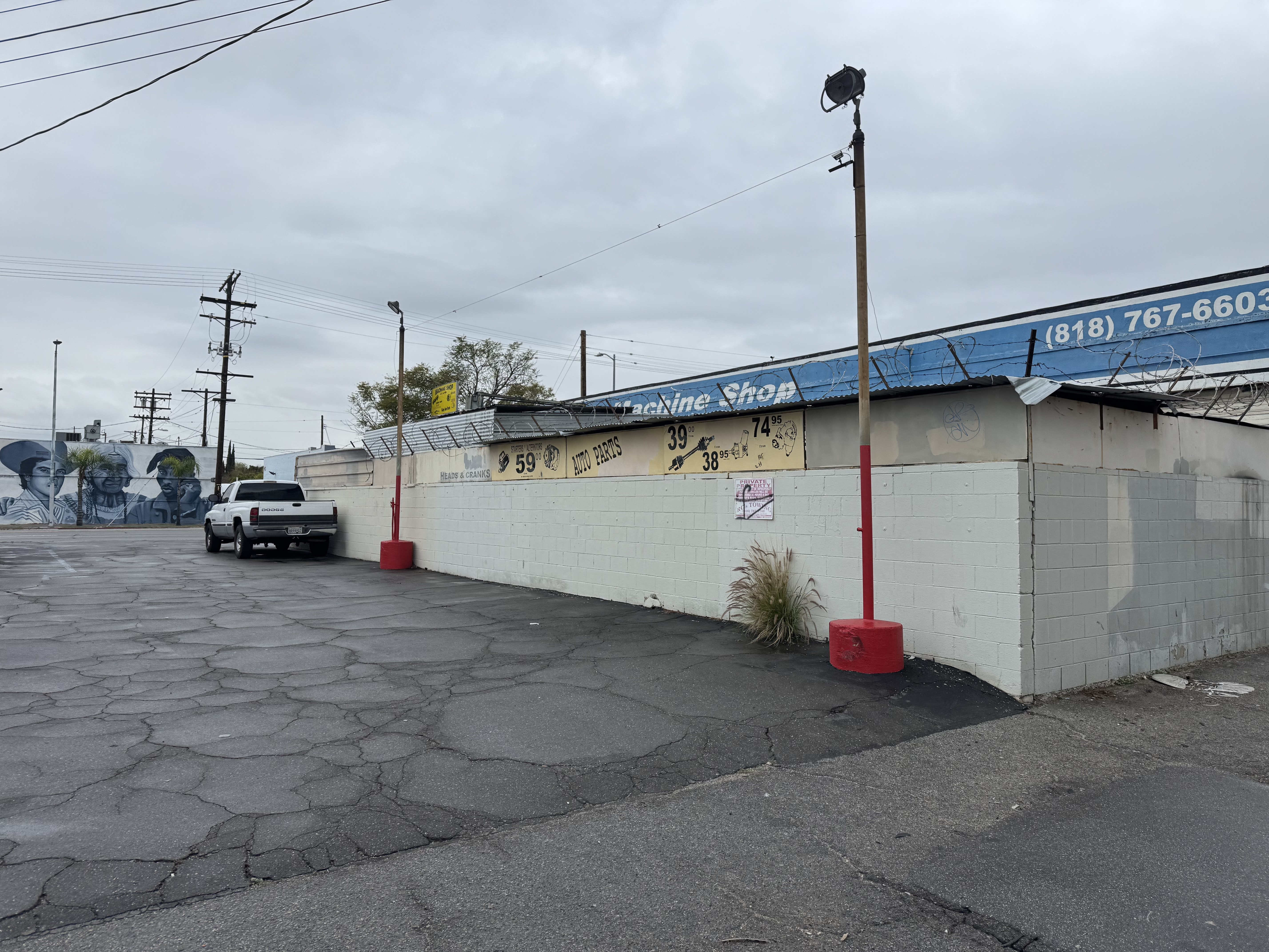 8212 Sunland Boulevard, Los Angeles, CA 91352