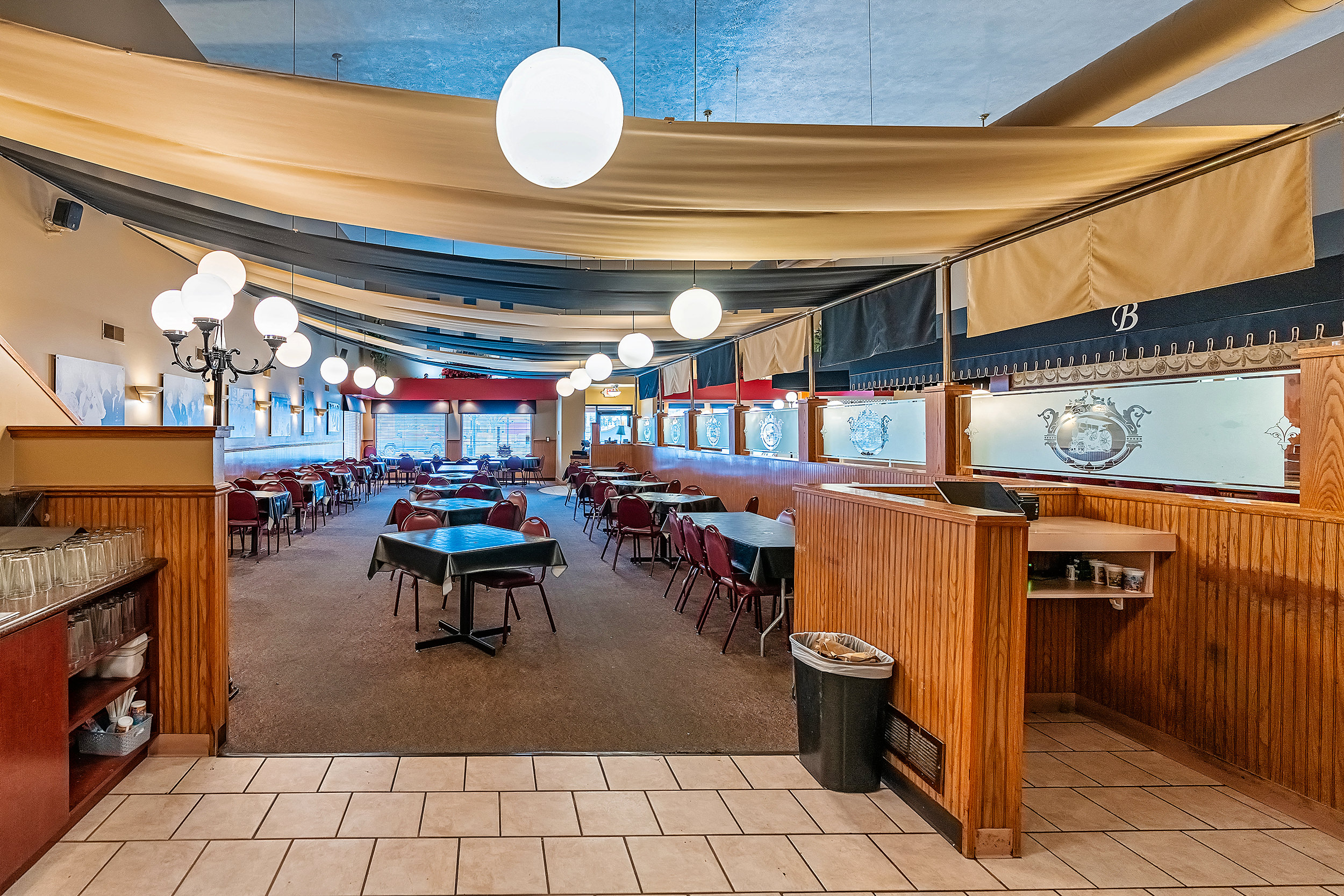 123 N. Mill Street - Turnkey Restaurant, 123 North Mill Street, Pontiac, IL 61764