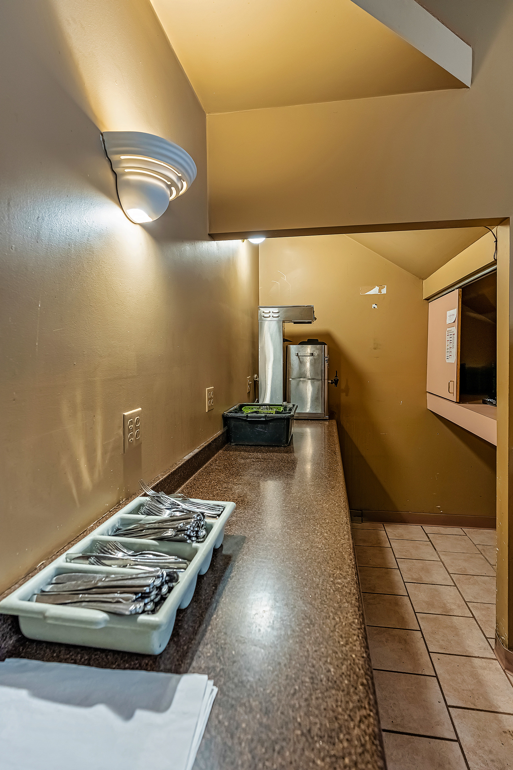 123 N. Mill Street - Turnkey Restaurant, 123 North Mill Street, Pontiac, IL 61764